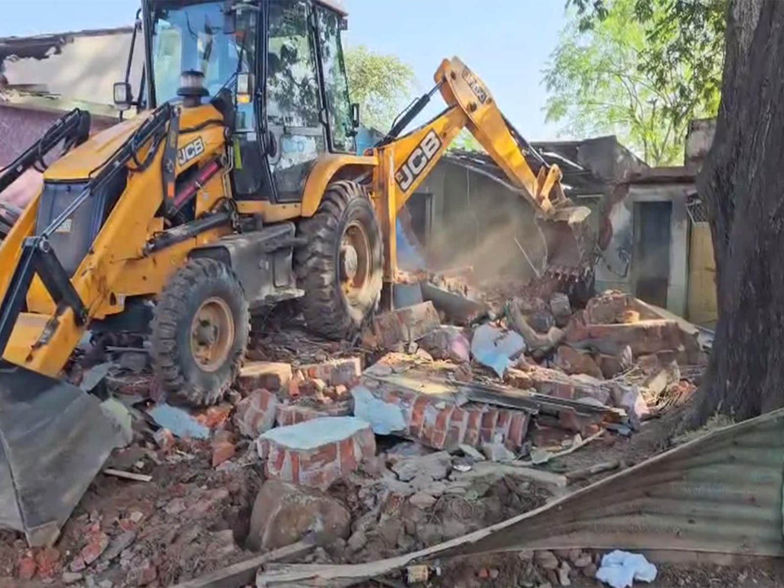 Visuals of Demolition in Godhra (Photo/ANI) Visuals of Demolition in Godhra (Photo/ANI)