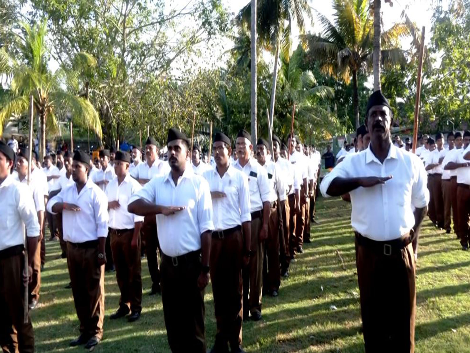 RSS conducts march-pasts across Thiruvananthapuram (Photo/ANI) RSS conducts march-pasts across Thiruvananthapuram (Photo/ANI)