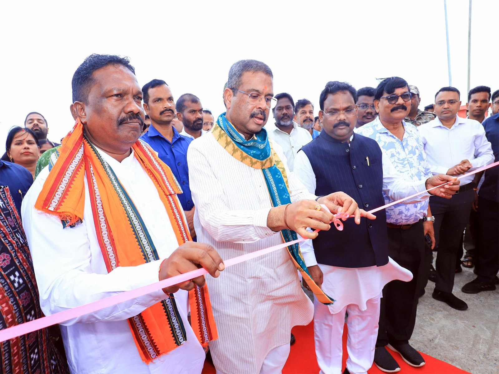 Union Education Minister Dharmendra Pradhan inaugurates the 'Panjuri Fish Farming General Facilities Centre' at Hirakud (Photo/X@dpradhanbjp/ANI) Union Education Minister Dharmendra Pradhan inaugurates the 'Panjuri Fish Farming General Facilities Centre' at Hirakud (Photo/X@dpradhanbjp/ANI)
