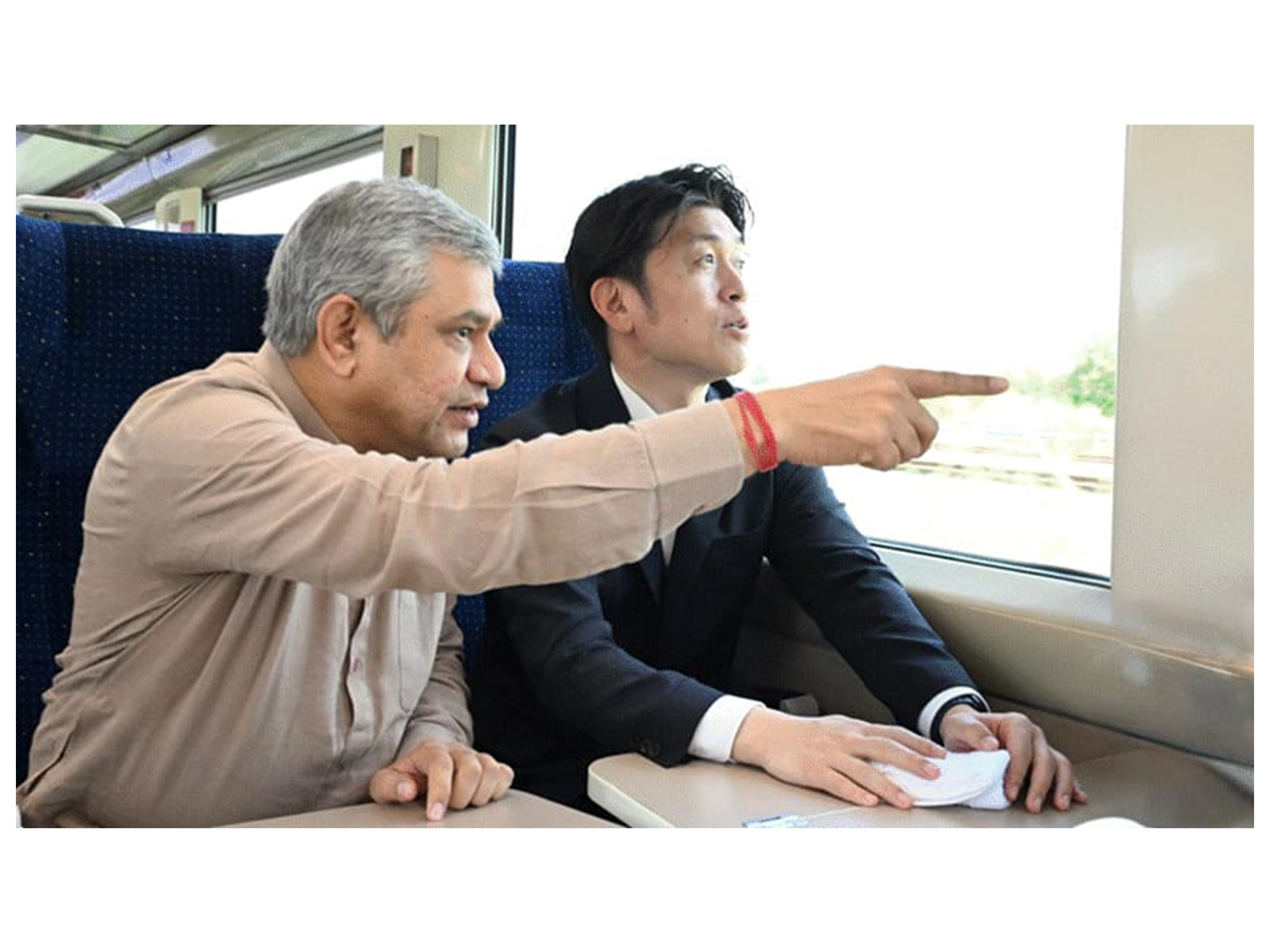 Union Minister Ashwini Vaishnaw with Japan’s Minister Hiromasa Nakano (Photo/ Ministry of Railways) Union Minister Ashwini Vaishnaw with Japan’s Minister Hiromasa Nakano (Photo/ Ministry of Railways)