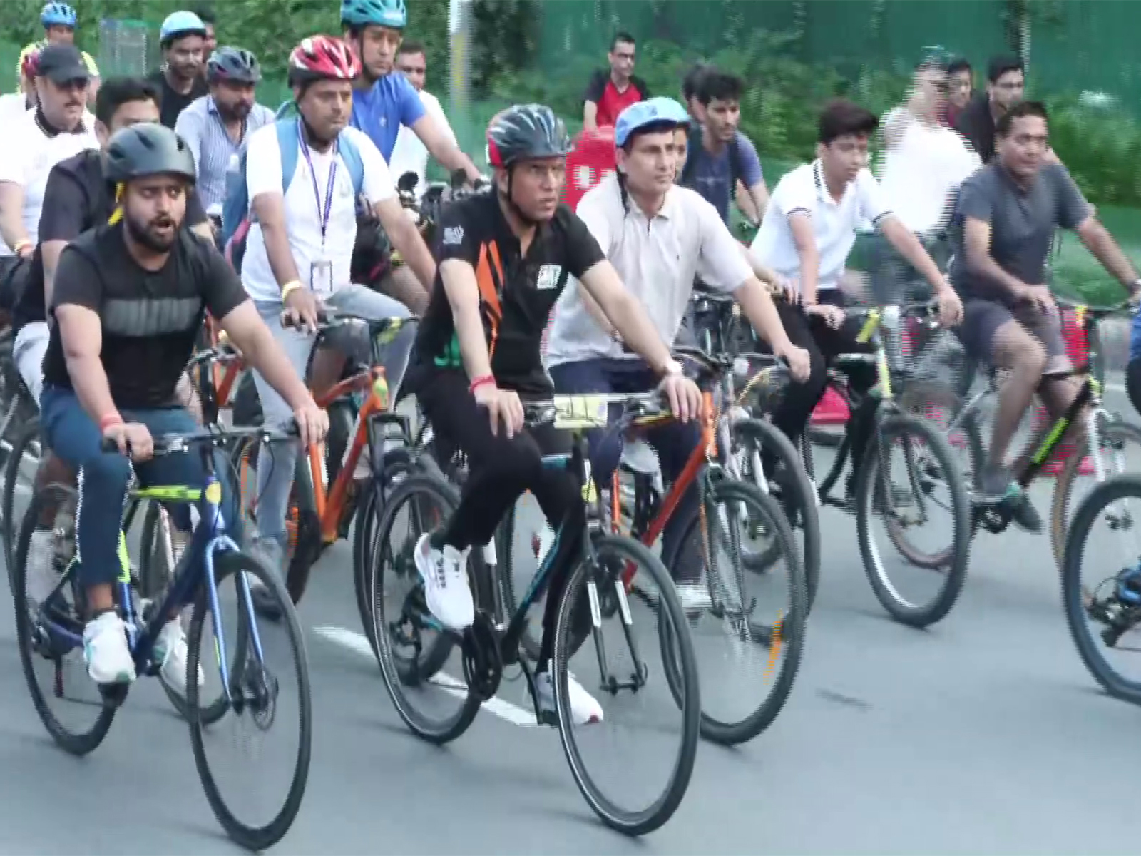Union Minister Mansukh Mandaviya participates in 'Sundays on Cycle' in Delhi (Photo/ANI) Union Minister Mansukh Mandaviya participates in 'Sundays on Cycle' in Delhi (Photo/ANI)