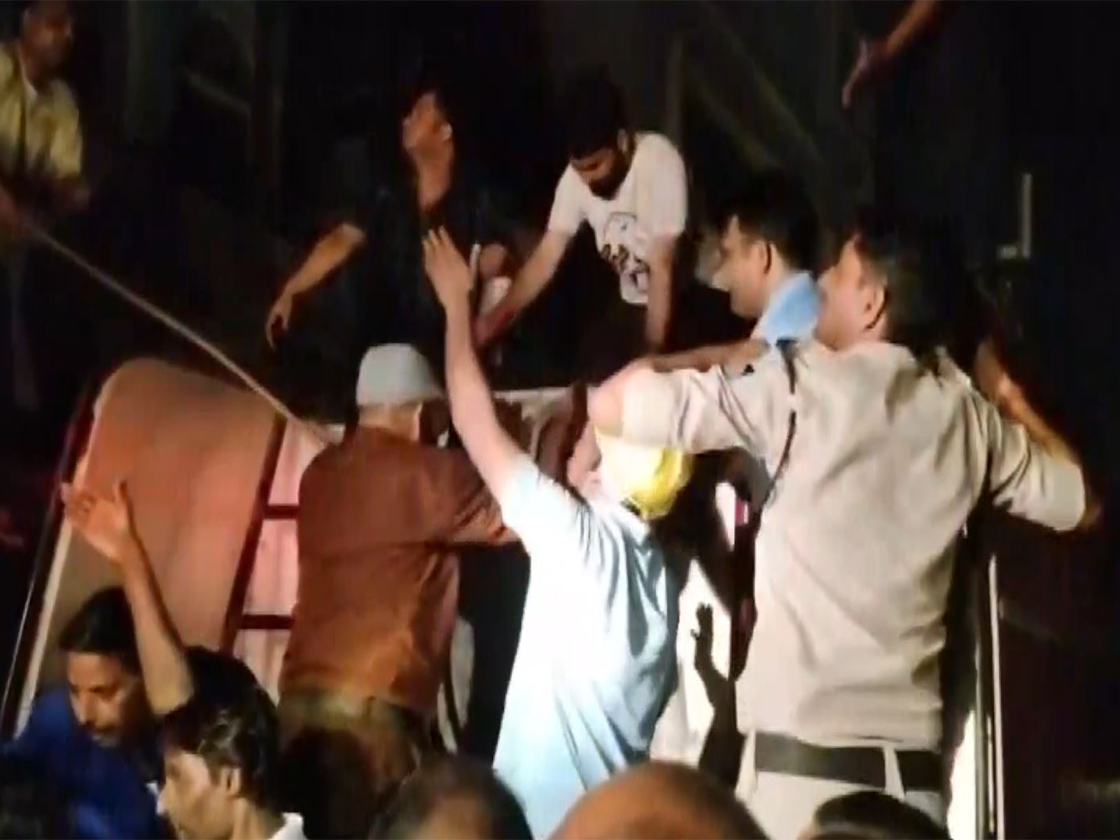 Fire fighters at cloth market in Guna (Photo/ANI) Fire fighters at cloth market in Guna (Photo/ANI)