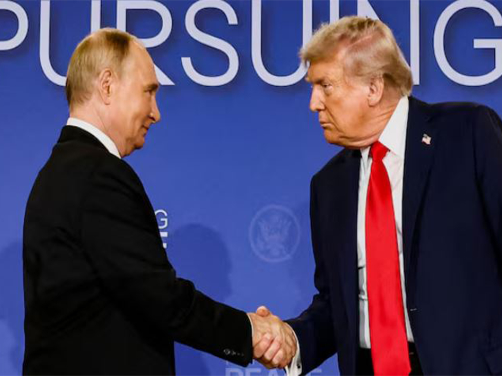 Russian President Vladimir Putin (on left) and US President Donald Trump (File Photo/Reuters) Russian President Vladimir Putin (on left) and US President Donald Trump (File Photo/Reuters)