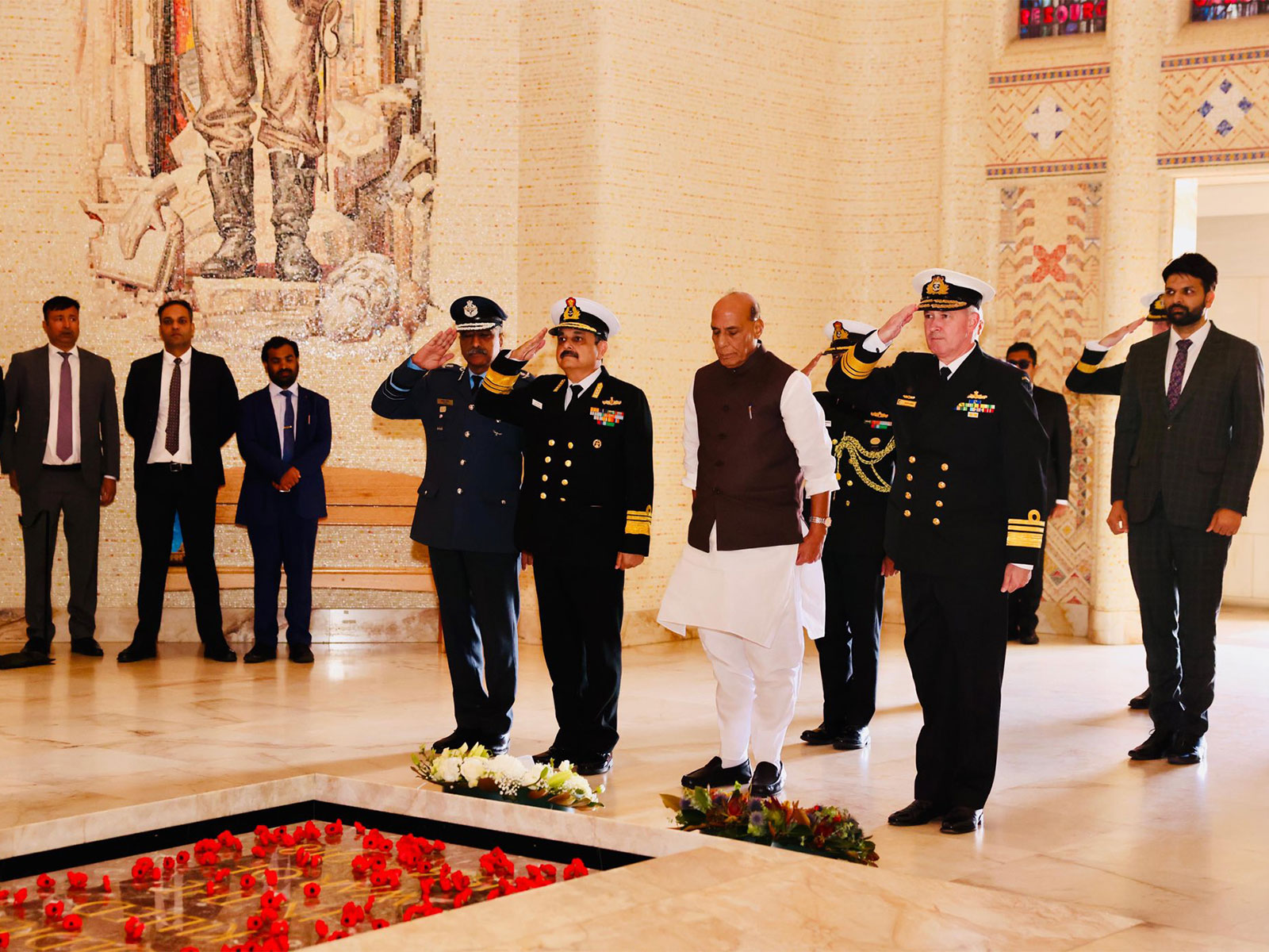 Rajnath Singh pays tribute at Australian War Memorial in Canberra (Photo/@rajnathsingh) Rajnath Singh pays tribute at Australian War Memorial in Canberra (Photo/@rajnathsingh)