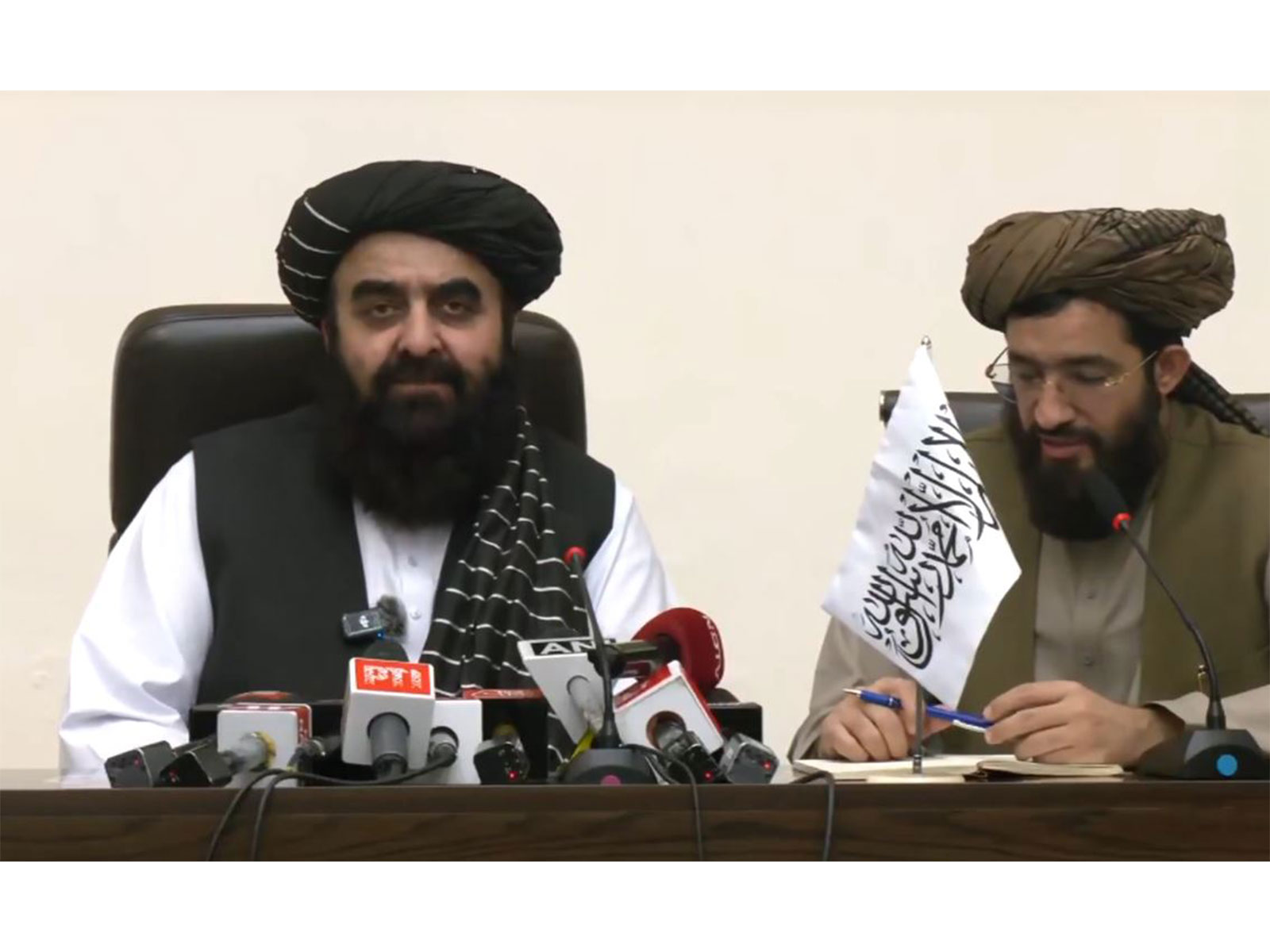 Afghanistan FM Mawlawi Amir Khan Muttaqi addressing a press conference in Delhi (Photo/ANI) Afghanistan FM Mawlawi Amir Khan Muttaqi addressing a press conference in Delhi (Photo/ANI)