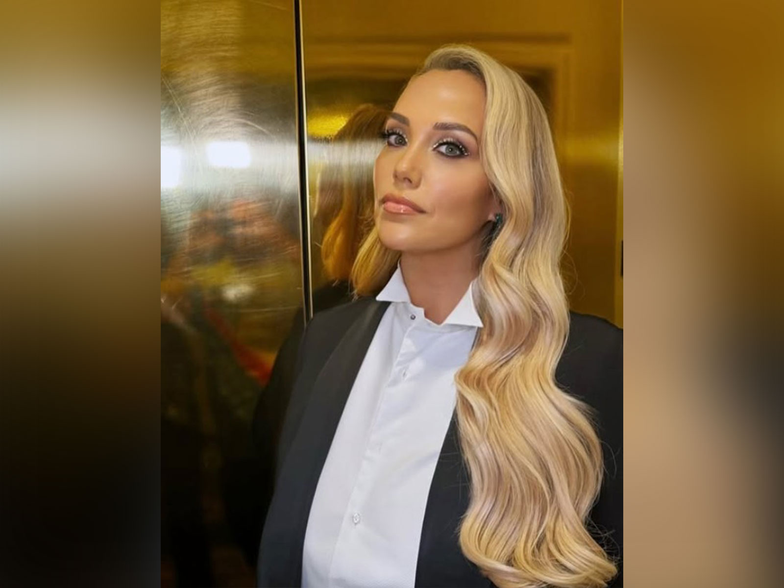 Elizabeth Berkley (Image source/Instagram/ @elizberkley) Elizabeth Berkley (Image source/Instagram/ @elizberkley)