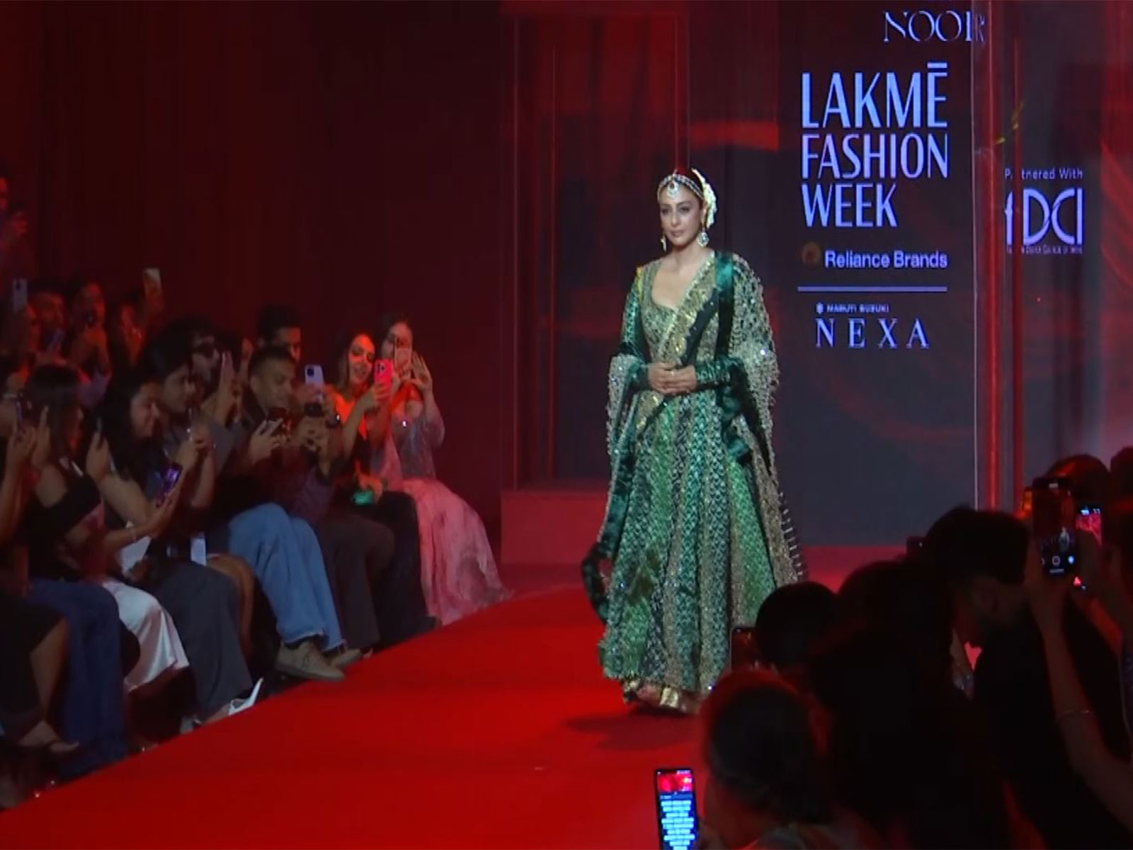 Tabu walks ramp at Lakme Fashion Week 2025 (Photo: ANI) Tabu walks ramp at Lakme Fashion Week 2025 (Photo: ANI)