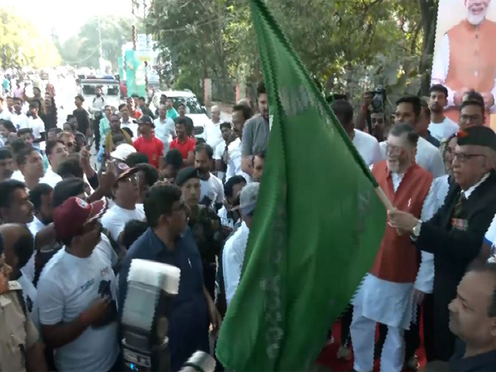 Union Minister Sanjay Seth and Jharkhand Governor Santosh Gangwar flag off Swades Marathon 2025 (Photo/ANI) Union Minister Sanjay Seth and Jharkhand Governor Santosh Gangwar flag off Swades Marathon 2025 (Photo/ANI)