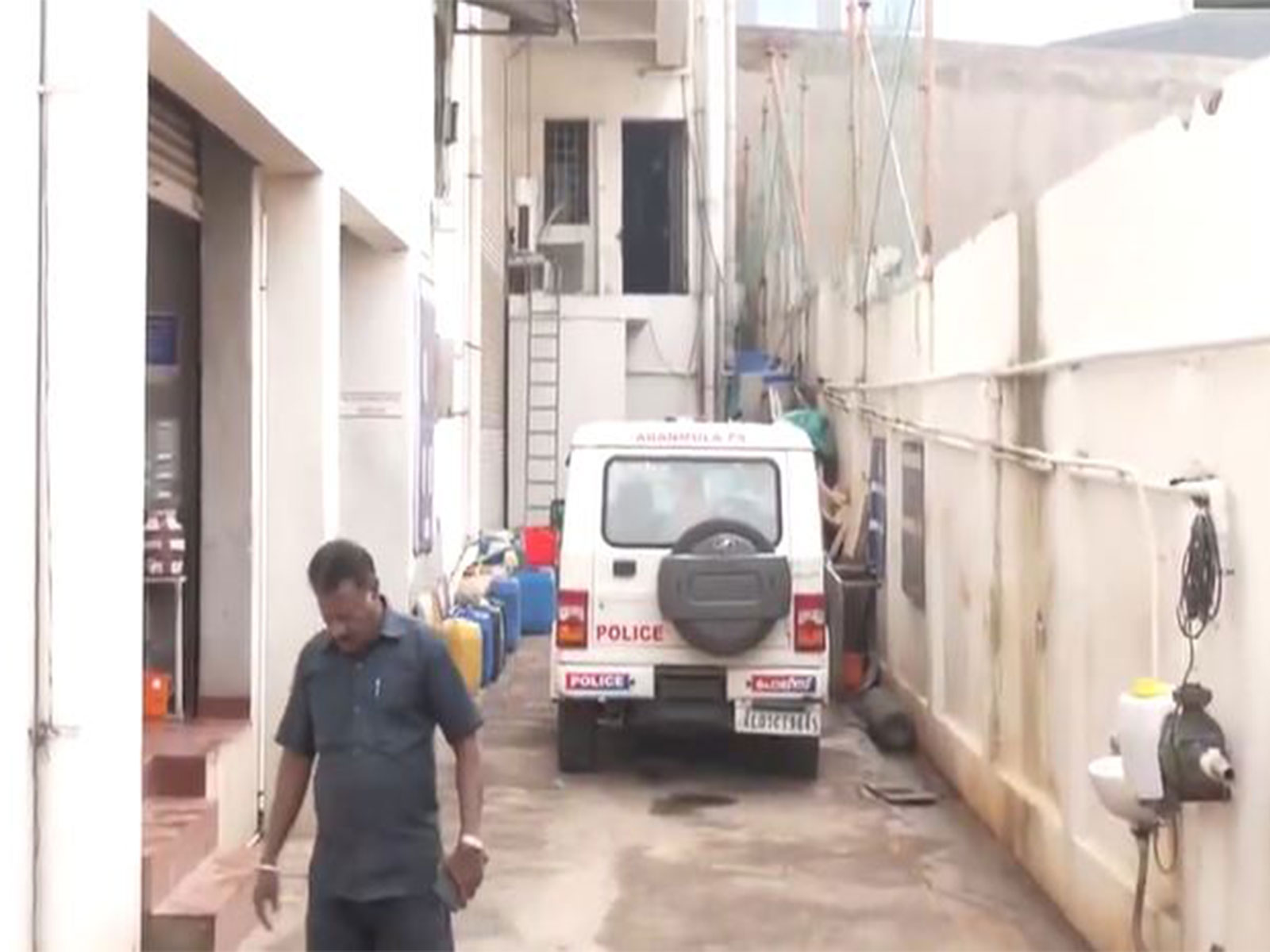 Visuals from Ambattur, Chennai, where a SIT from Kerala has launched an inquiry (Photo/ANI) Visuals from Ambattur, Chennai, where a SIT from Kerala has launched an inquiry (Photo/ANI)