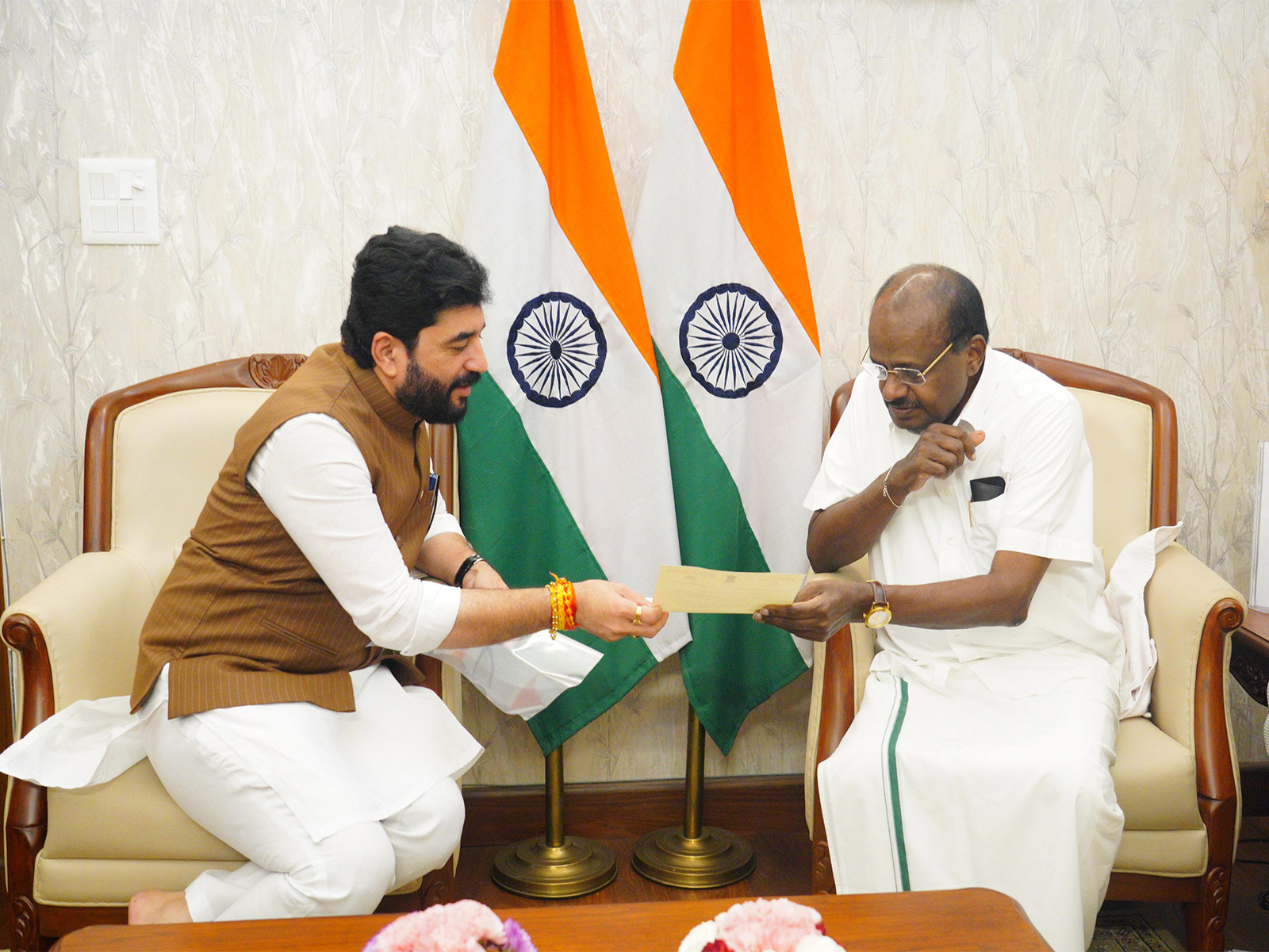 Union MoS Murlidhar Mohol and Union Minister HD Kumaraswamy (Photo/ANI)  Union MoS Murlidhar Mohol and Union Minister HD Kumaraswamy (Photo/ANI)