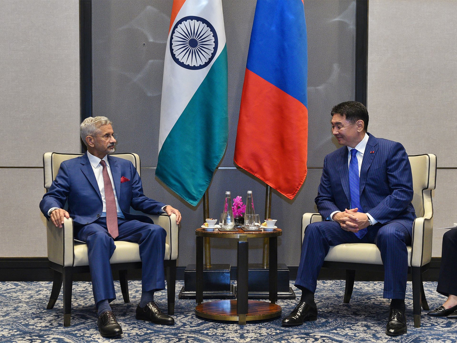 External Affairs Minister S Jaishankar with Mongolian President Khurelsukh Ukhnaa (Photo: X@DrSJaishankar) External Affairs Minister S Jaishankar with Mongolian President Khurelsukh Ukhnaa (Photo: X@DrSJaishankar)