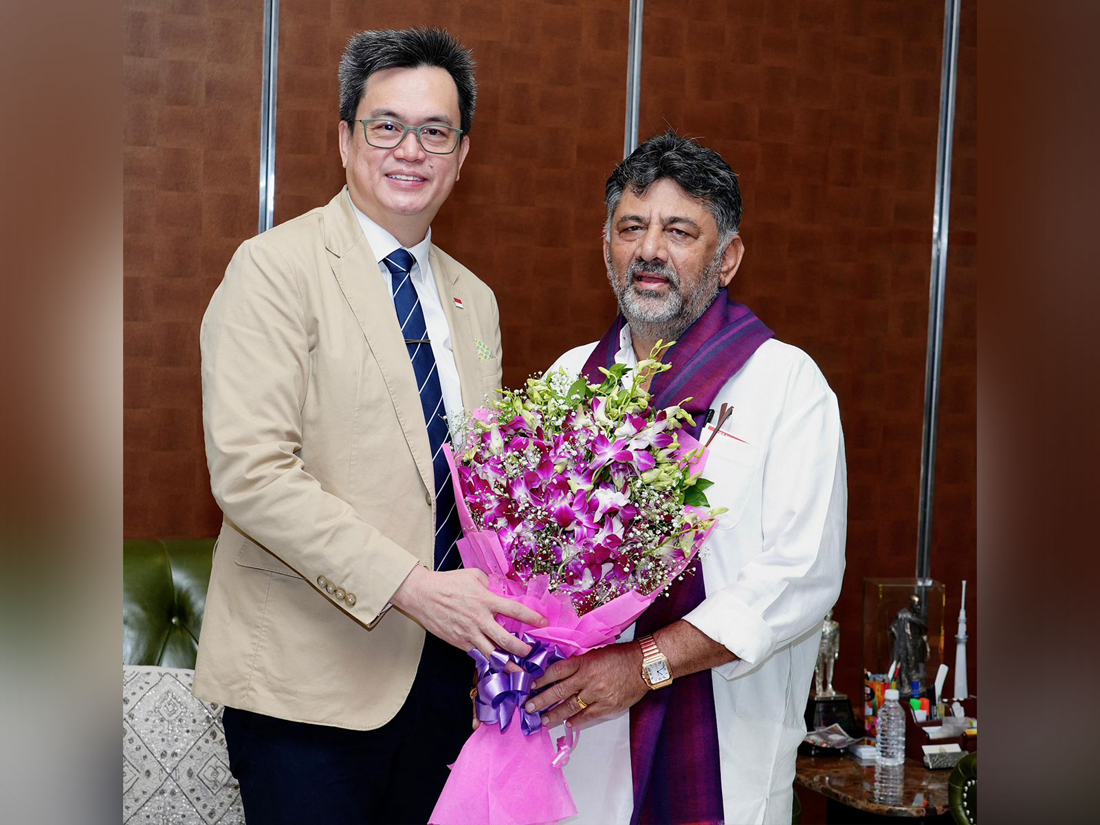 Karnataka Deputy CM DK Shivakumar meets Singapore Consul-General Edgar Pang (Photo/X@DKShivakumar) Karnataka Deputy CM DK Shivakumar meets Singapore Consul-General Edgar Pang (Photo/X@DKShivakumar)