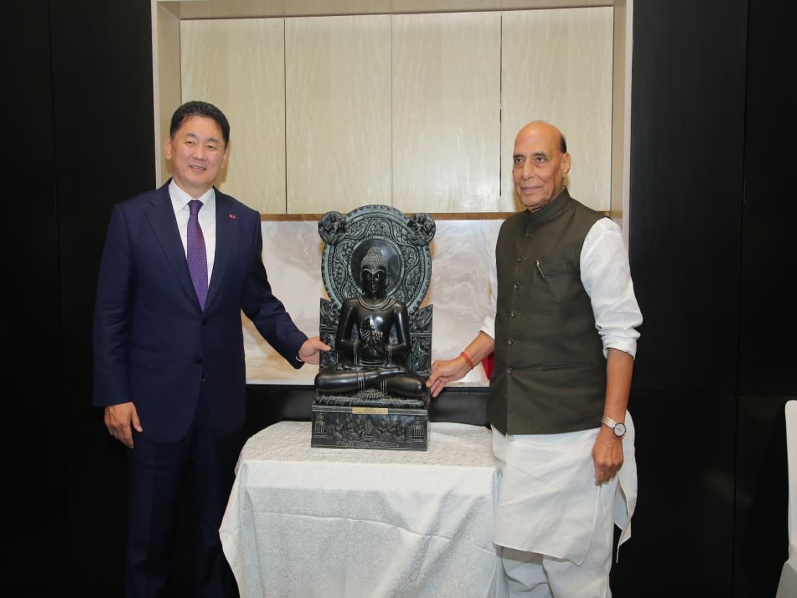 Rajnath Singh meets Mongolian President Ukhnaa, gifts Khiching Stone Buddha (Photo/X@rajnathsingh) Rajnath Singh meets Mongolian President Ukhnaa, gifts Khiching Stone Buddha (Photo/X@rajnathsingh)