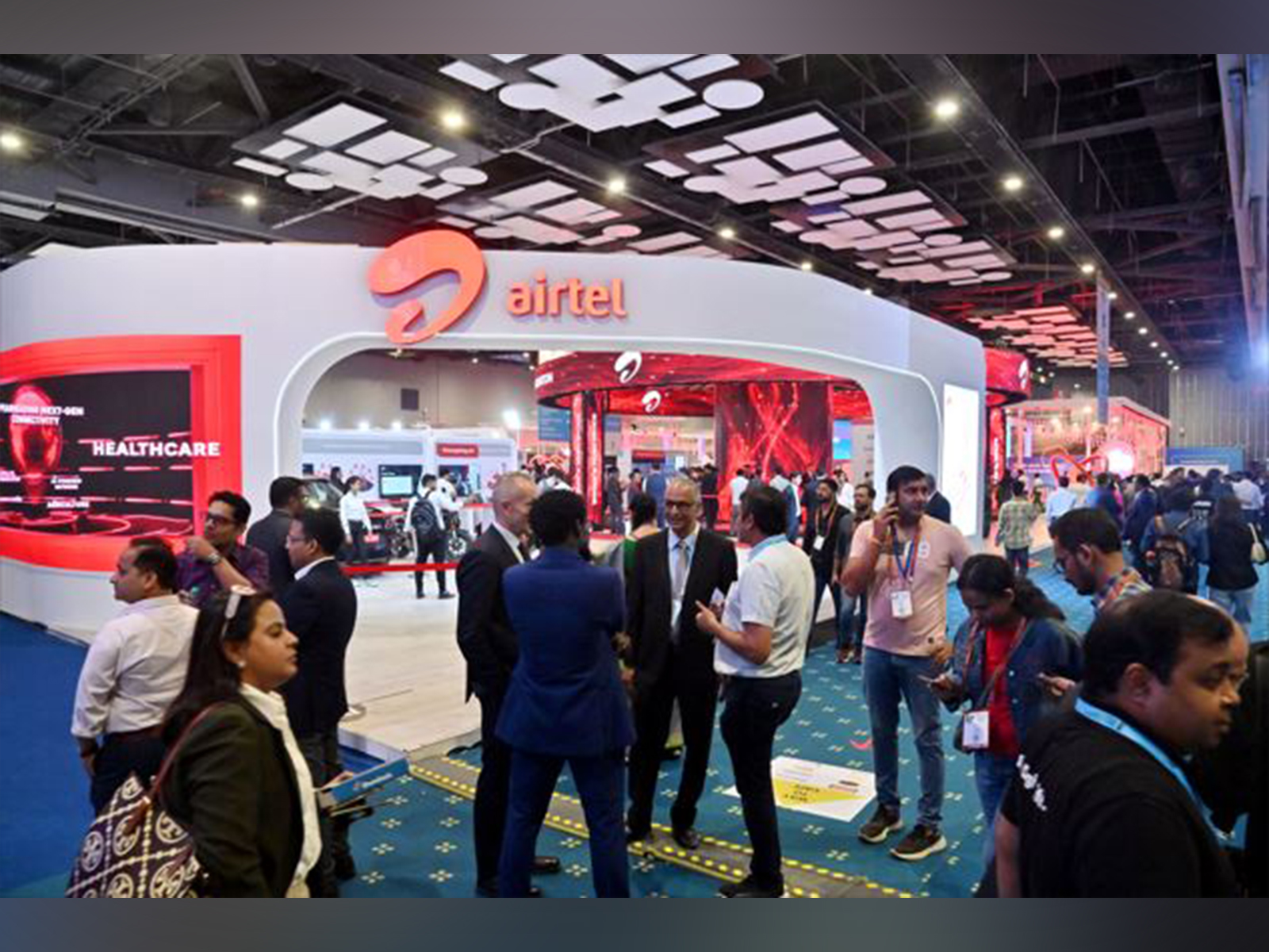 Visitors at the Airtel pavilion during Indian Mobile Congress (Photo/ANI) Visitors at the Airtel pavilion during Indian Mobile Congress (Photo/ANI)