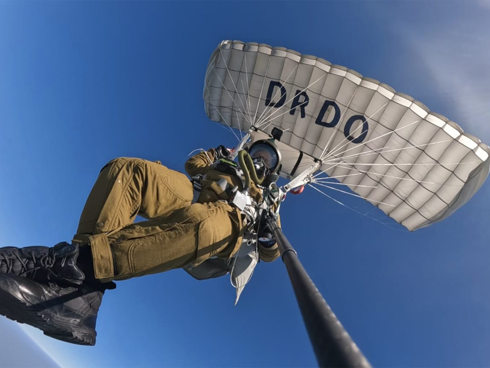 Military Combat Parachute System tested at 32,000 feet (Photo/PIB) Military Combat Parachute System tested at 32,000 feet (Photo/PIB)