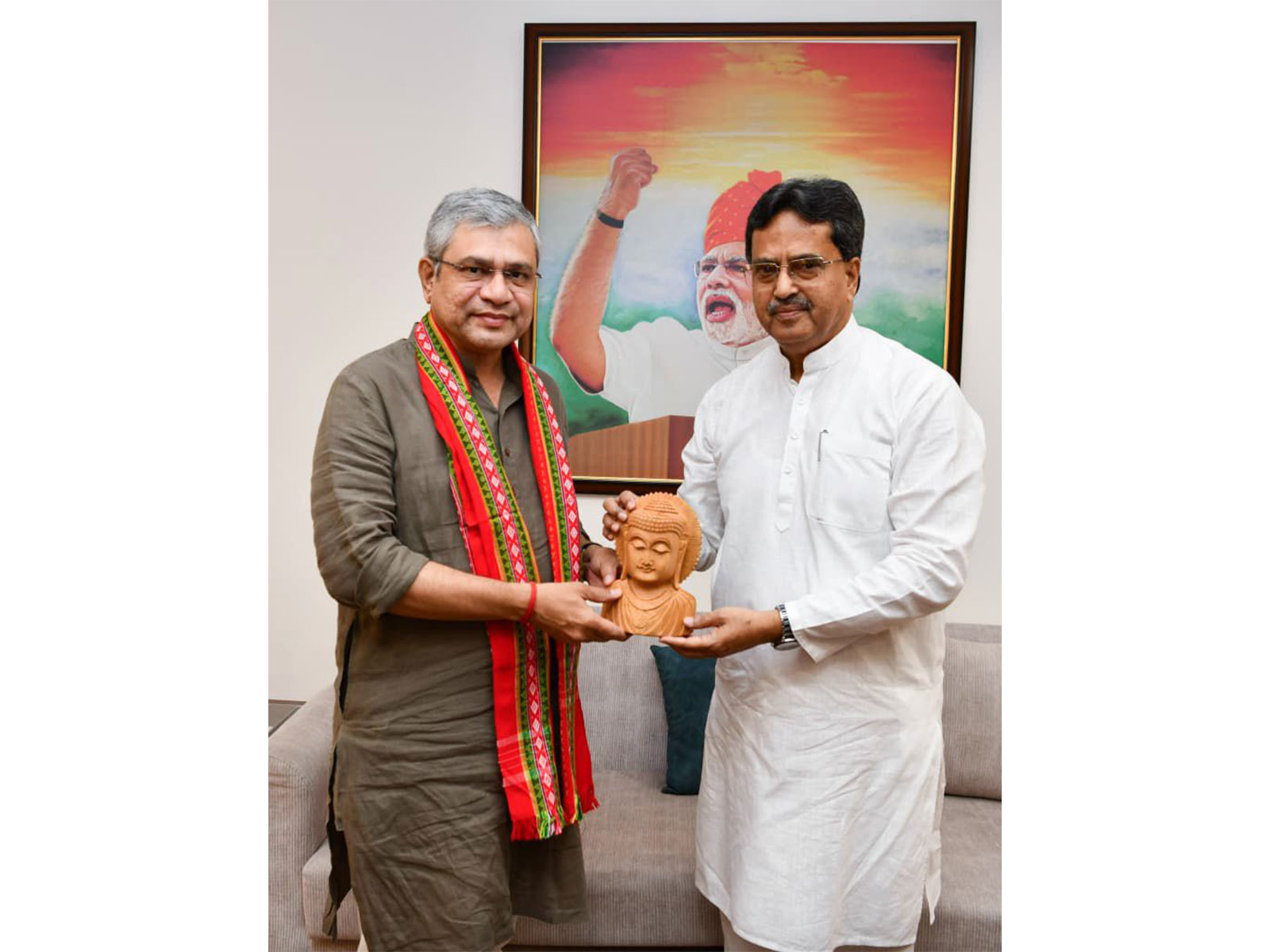 Chief Minister Prof. Dr. Manik Saha met Union Minister for Railways, Information & Broadcasting, Ashwini Vaishnaw (Photo/ANI) Chief Minister Prof. Dr. Manik Saha met Union Minister for Railways, Information & Broadcasting, Ashwini Vaishnaw (Photo/ANI)