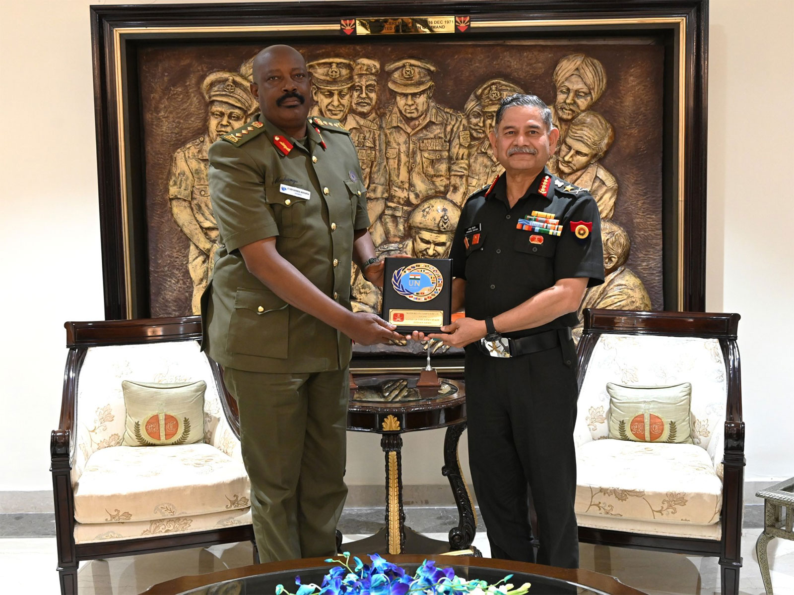 COAS General Upendra Dwivedi and Lieutenant General Kayanja Muhanga, Commander Land Forces, Uganda (Photo/ X@adgpi) COAS General Upendra Dwivedi and Lieutenant General Kayanja Muhanga, Commander Land Forces, Uganda (Photo/ X@adgpi)