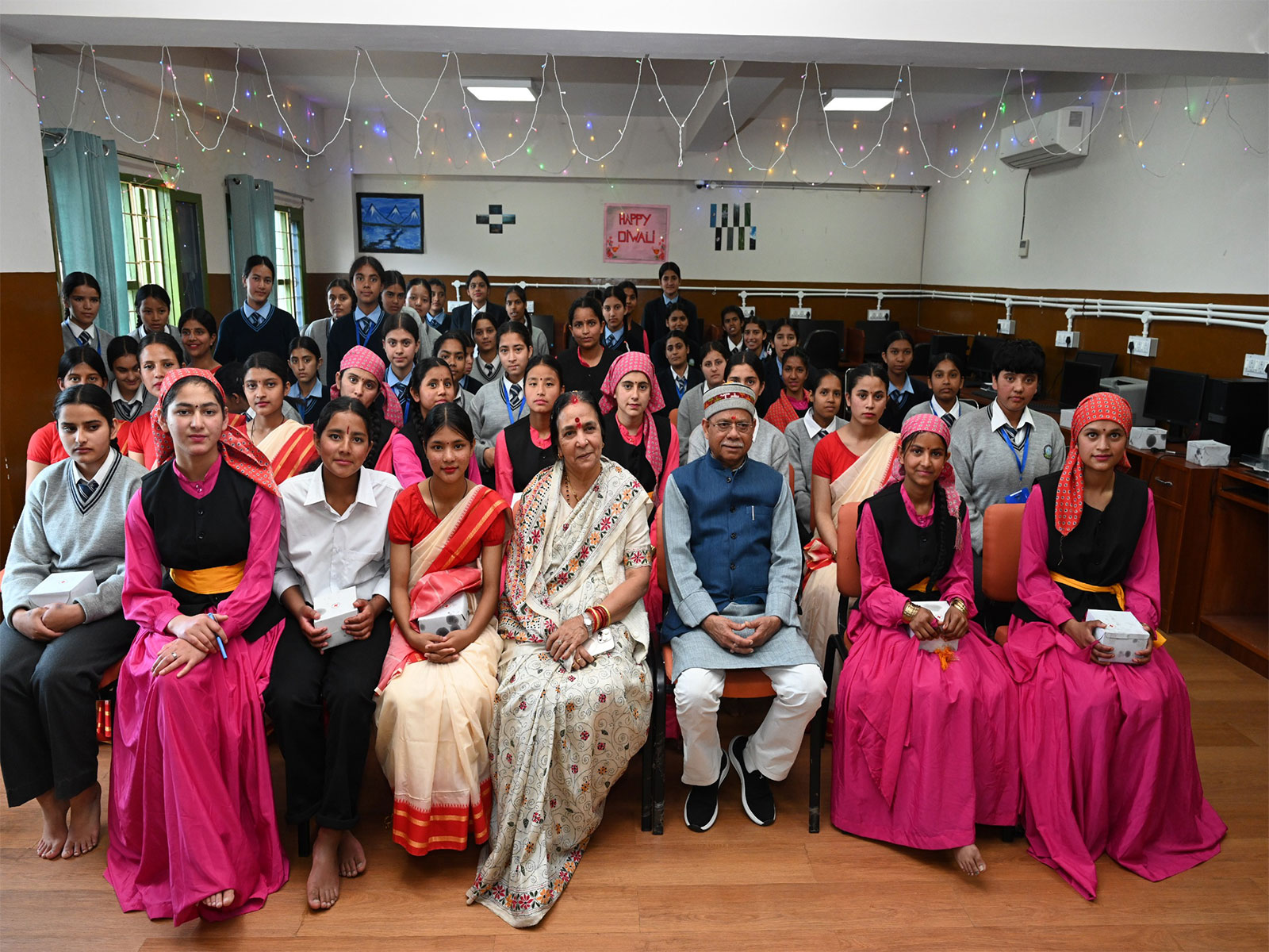 HP Governor visits Nari Sewa Sadan and Balika Ashram at Dhalli village in Mashobra (Photo/HP Raj Bhawan) HP Governor visits Nari Sewa Sadan and Balika Ashram at Dhalli village in Mashobra (Photo/HP Raj Bhawan)