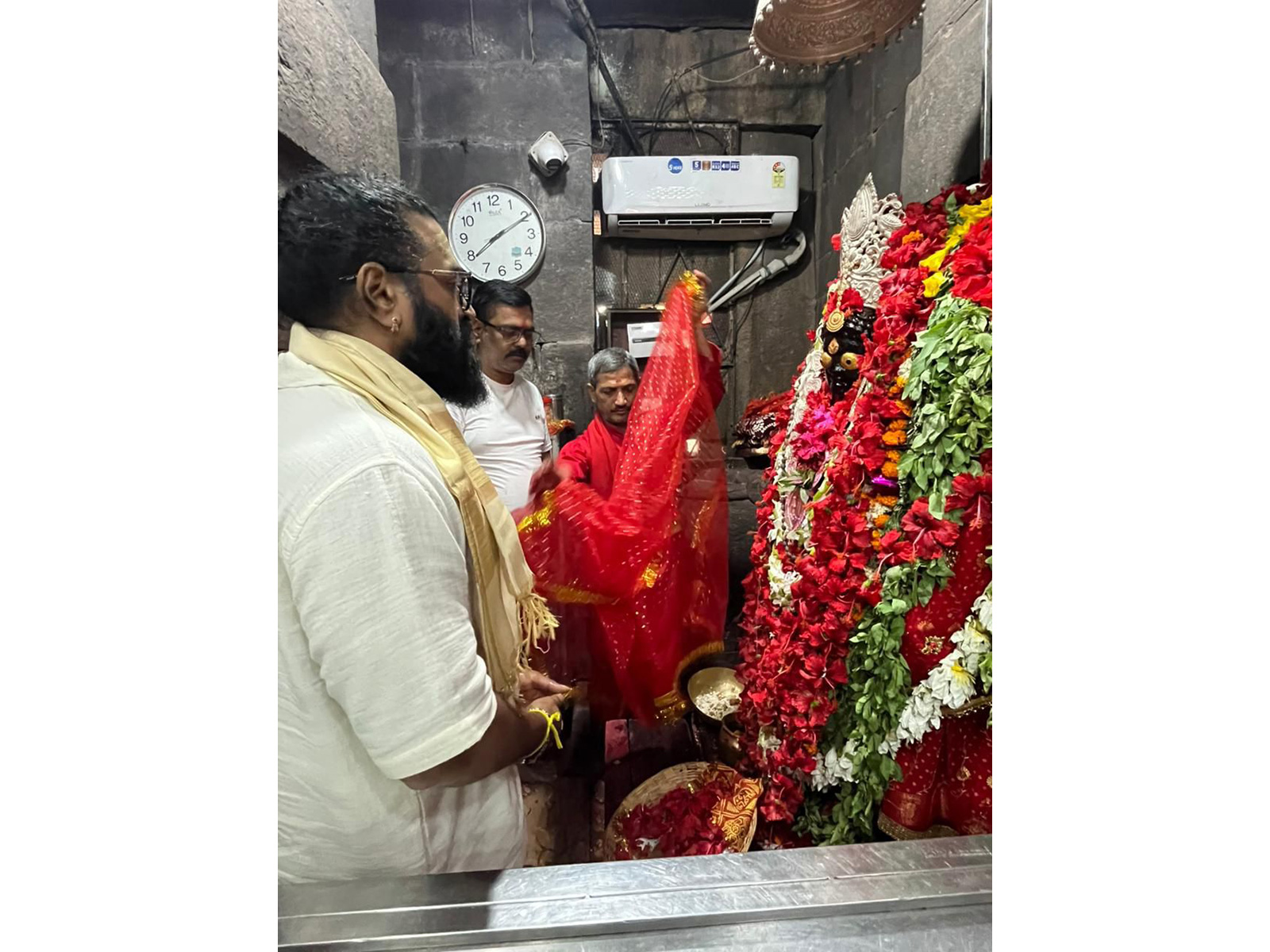 Risabh Shetty at Mundeshwari Temple in (Photo/ANI) Risabh Shetty at Mundeshwari Temple in (Photo/ANI)