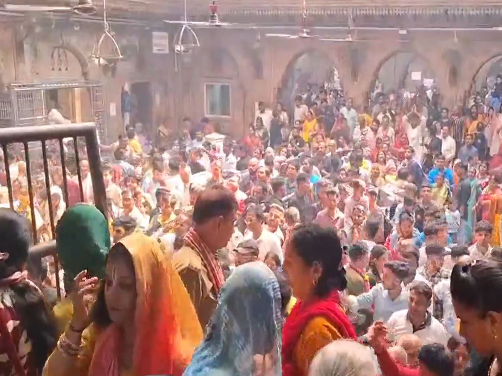 Devotees at the Vrindavan Temple Complex (Photo/ANI) Devotees at the Vrindavan Temple Complex (Photo/ANI)