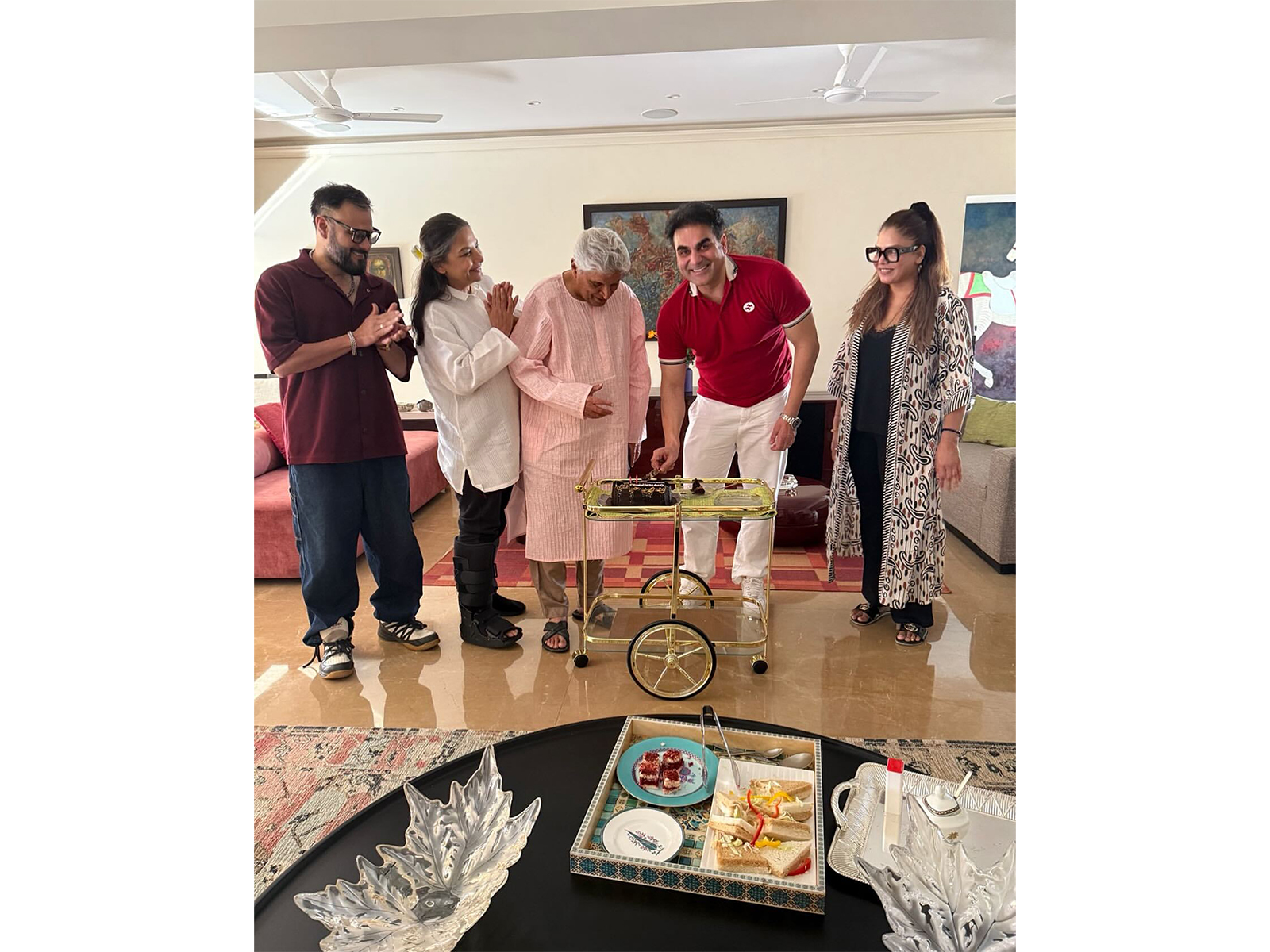 Shabana Azmi congratulates Arbaaz Khan on welcoming daughter (Photo/Instagram@azmishabana18) Shabana Azmi congratulates Arbaaz Khan on welcoming daughter (Photo/Instagram@azmishabana18)