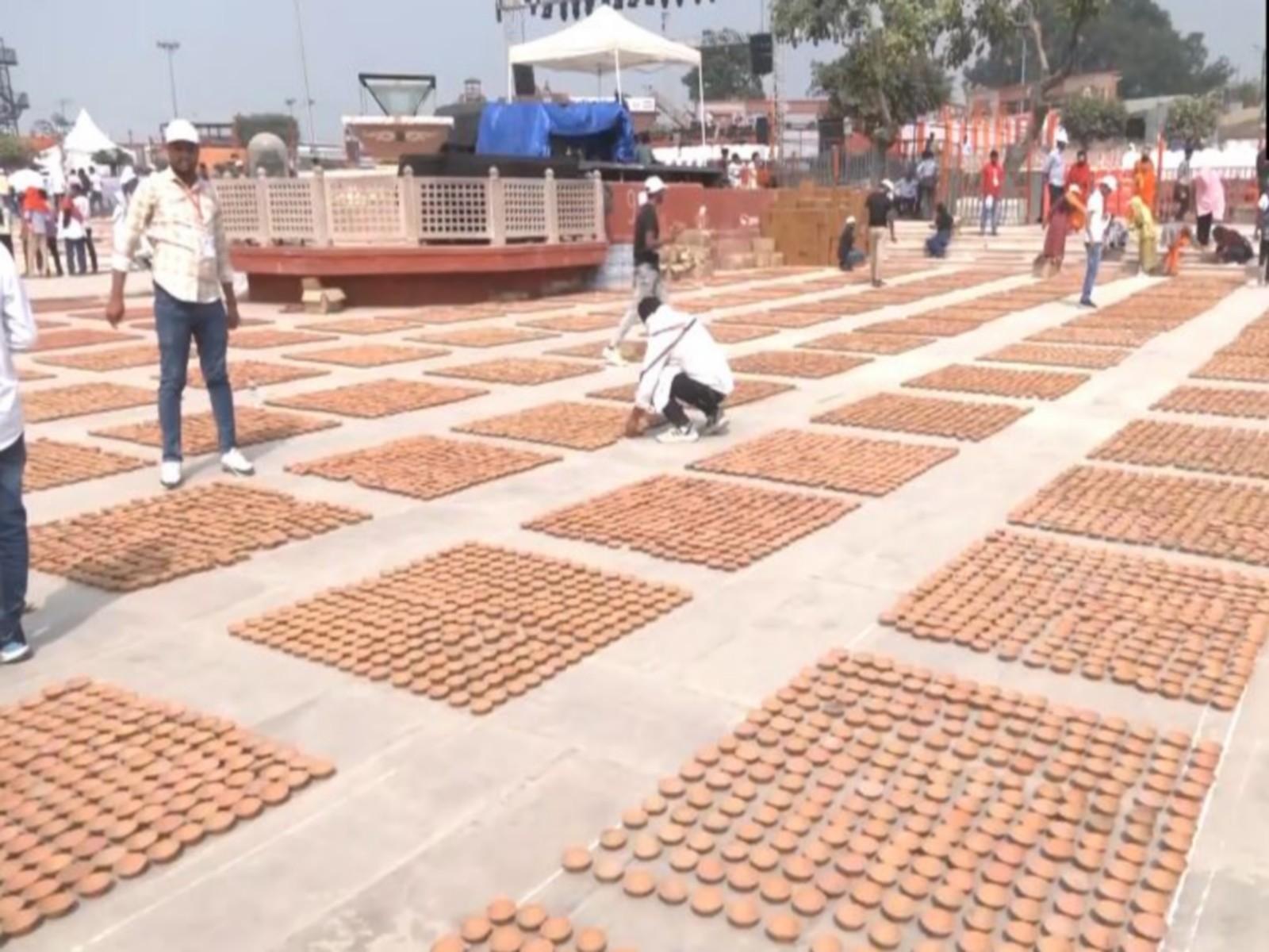 Grand preparations midway for Deepotsav to create history. (Photo/ANI) Grand preparations midway for Deepotsav to create history. (Photo/ANI)