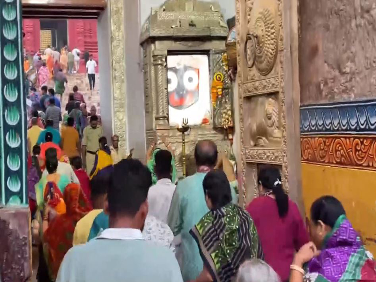 Devotees flock Shri Jagannath Temple in Puri (Photo/ANI) Devotees flock Shri Jagannath Temple in Puri (Photo/ANI)