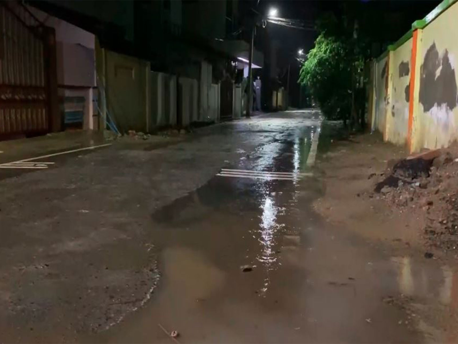 Rain lashes parts of Thoothukudi city. (Photo/ANI) Rain lashes parts of Thoothukudi city. (Photo/ANI)