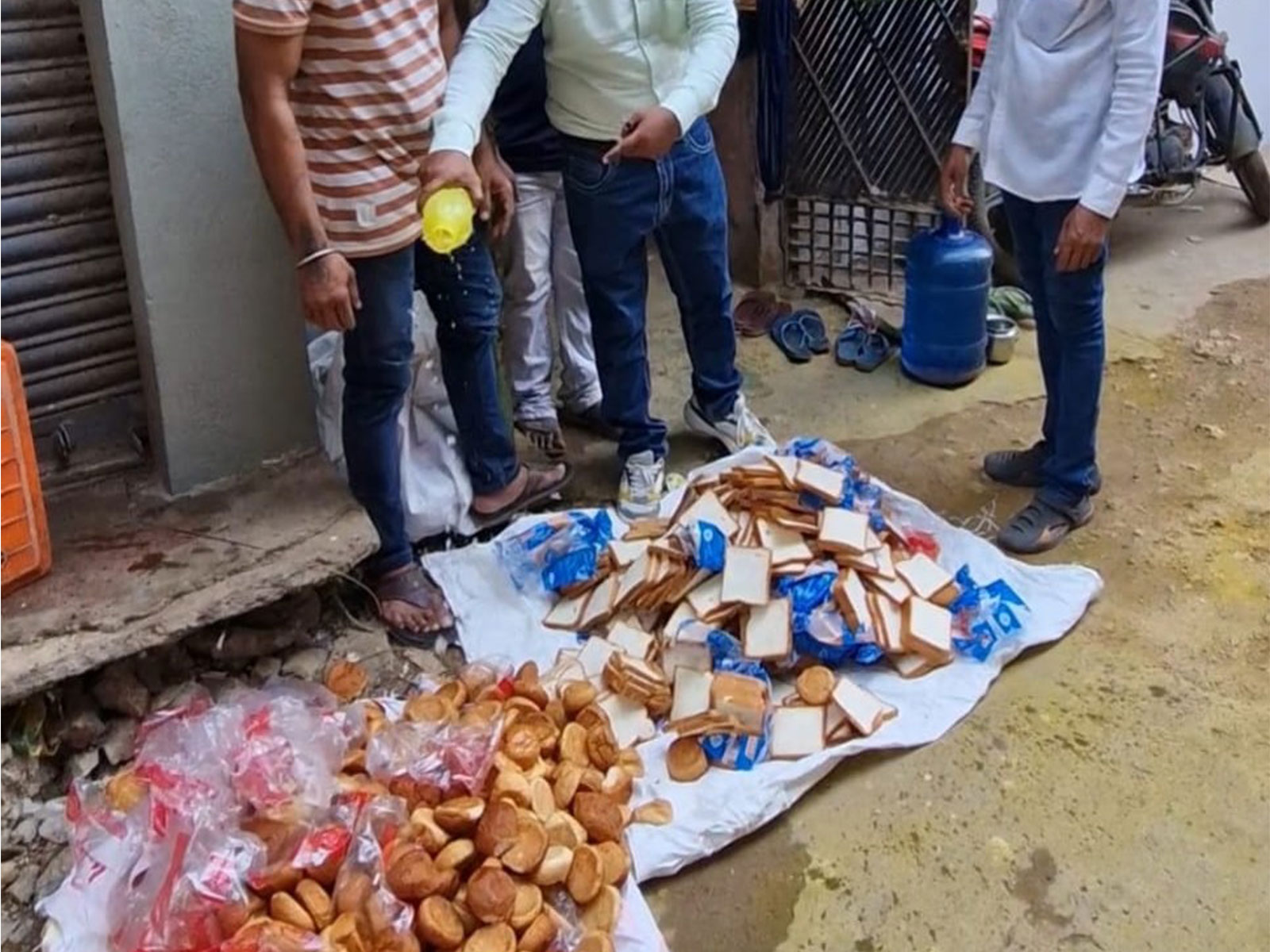 Telangana Food Safety Department inspects sweet manufacturing units. (Photo/X@cfs_telangana) Telangana Food Safety Department inspects sweet manufacturing units. (Photo/X@cfs_telangana)