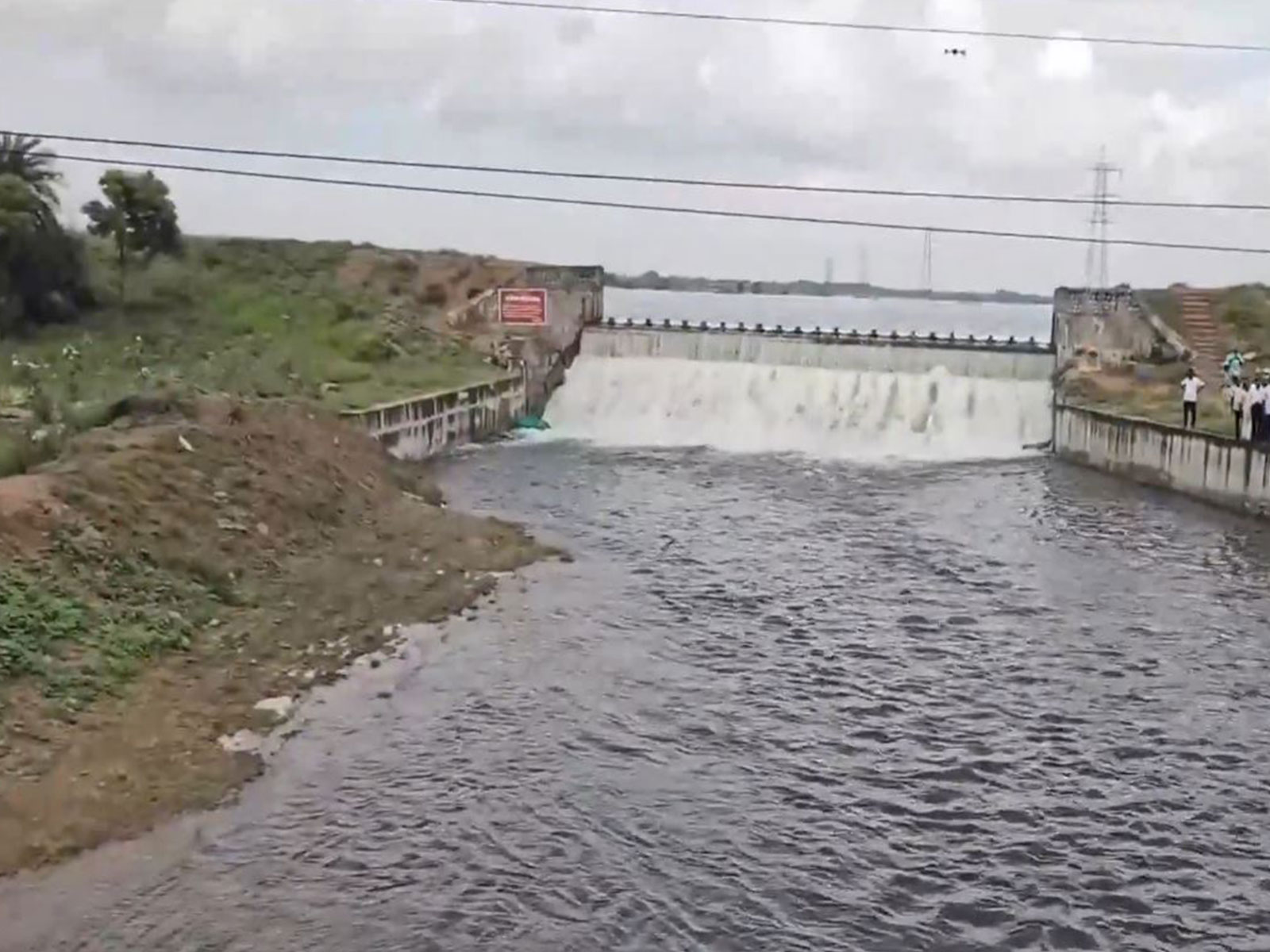 Uthiramerur Lake reaches its full capacity. (Photo/ANI) Uthiramerur Lake reaches its full capacity. (Photo/ANI)