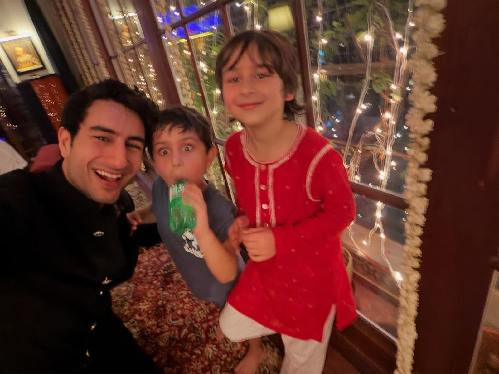 Ibrahim Ali Khan with his siblings (Photo/Instagram@iak) Ibrahim Ali Khan with his siblings (Photo/Instagram@iak)