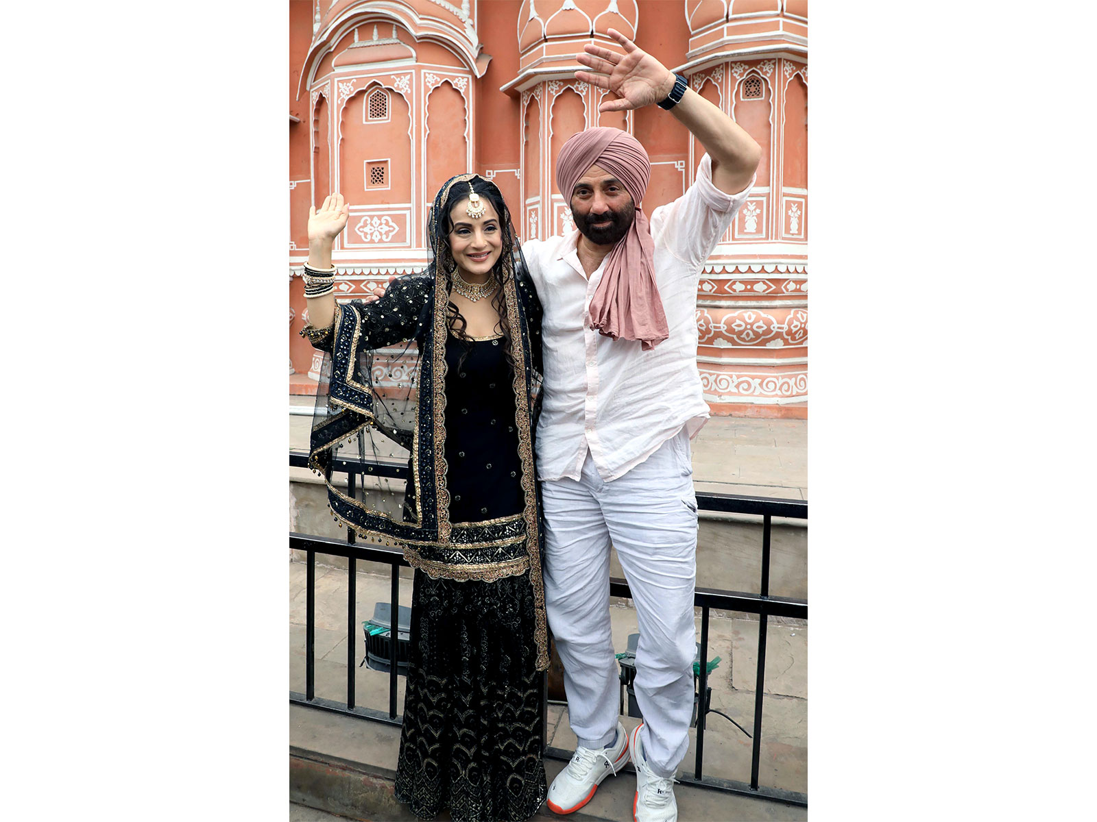 Ameesha Patel, Sunny Deol (File photo: ANI) Ameesha Patel, Sunny Deol (File photo: ANI)