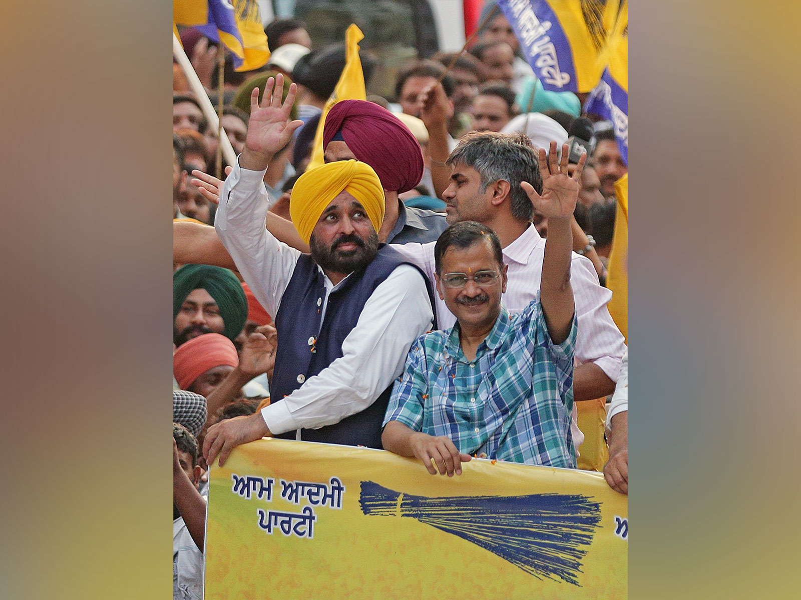 Punjab CM Bhagwant Mann and AAP Convenor Arvind Kejriwal (Photo/ANI) Punjab CM Bhagwant Mann and AAP Convenor Arvind Kejriwal (Photo/ANI)