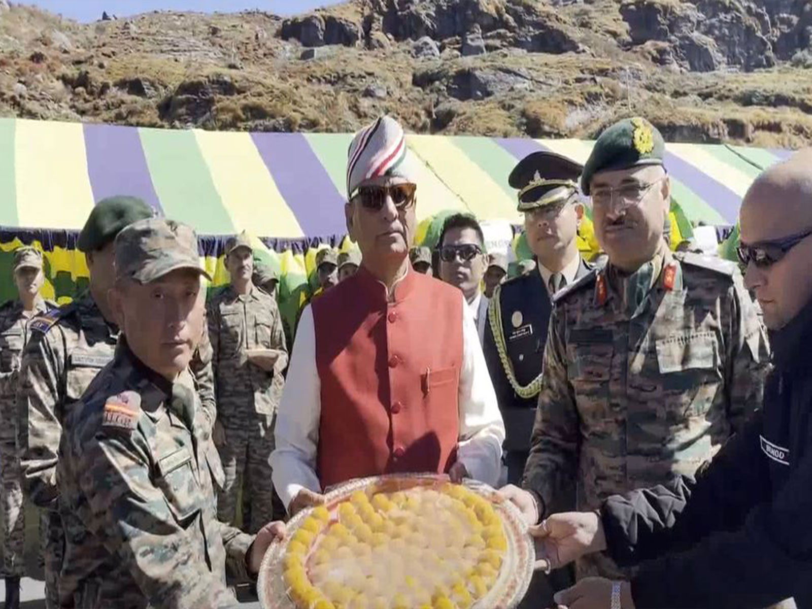 Sikkim Governor celebrates Diwali with Indian Army at India China border (Photo/ANI) Sikkim Governor celebrates Diwali with Indian Army at India China border (Photo/ANI)