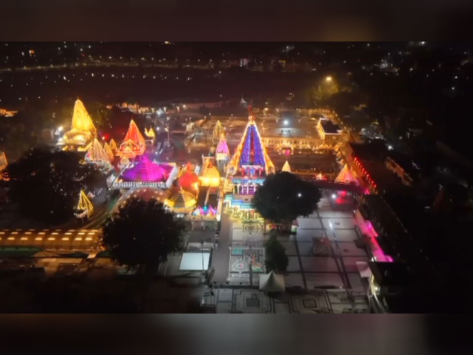 Mahakaleshwar Temple in Ujjain lit up during Diwali (Photo/ANI) Mahakaleshwar Temple in Ujjain lit up during Diwali (Photo/ANI)