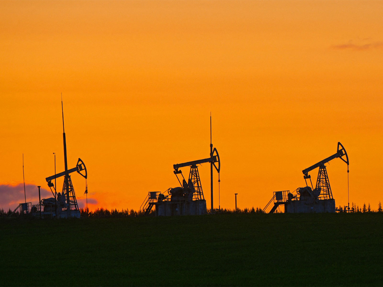 Oil pump jacks outside Almetyevsk in Tatarstan, Russia (Photo/Reuters) Oil pump jacks outside Almetyevsk in Tatarstan, Russia (Photo/Reuters)