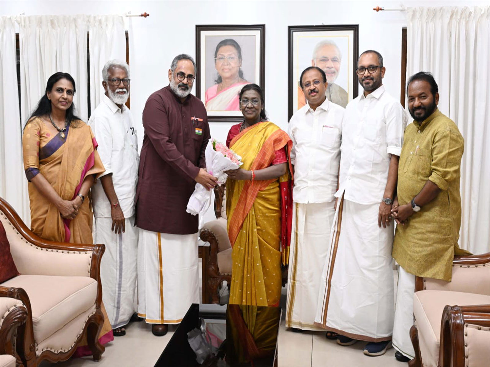 Kerala BJP delegation meets President Droupadi Murmu at Raj Bhavan in Thiruvananthapuram (Photo/ANI) Kerala BJP delegation meets President Droupadi Murmu at Raj Bhavan in Thiruvananthapuram (Photo/ANI)