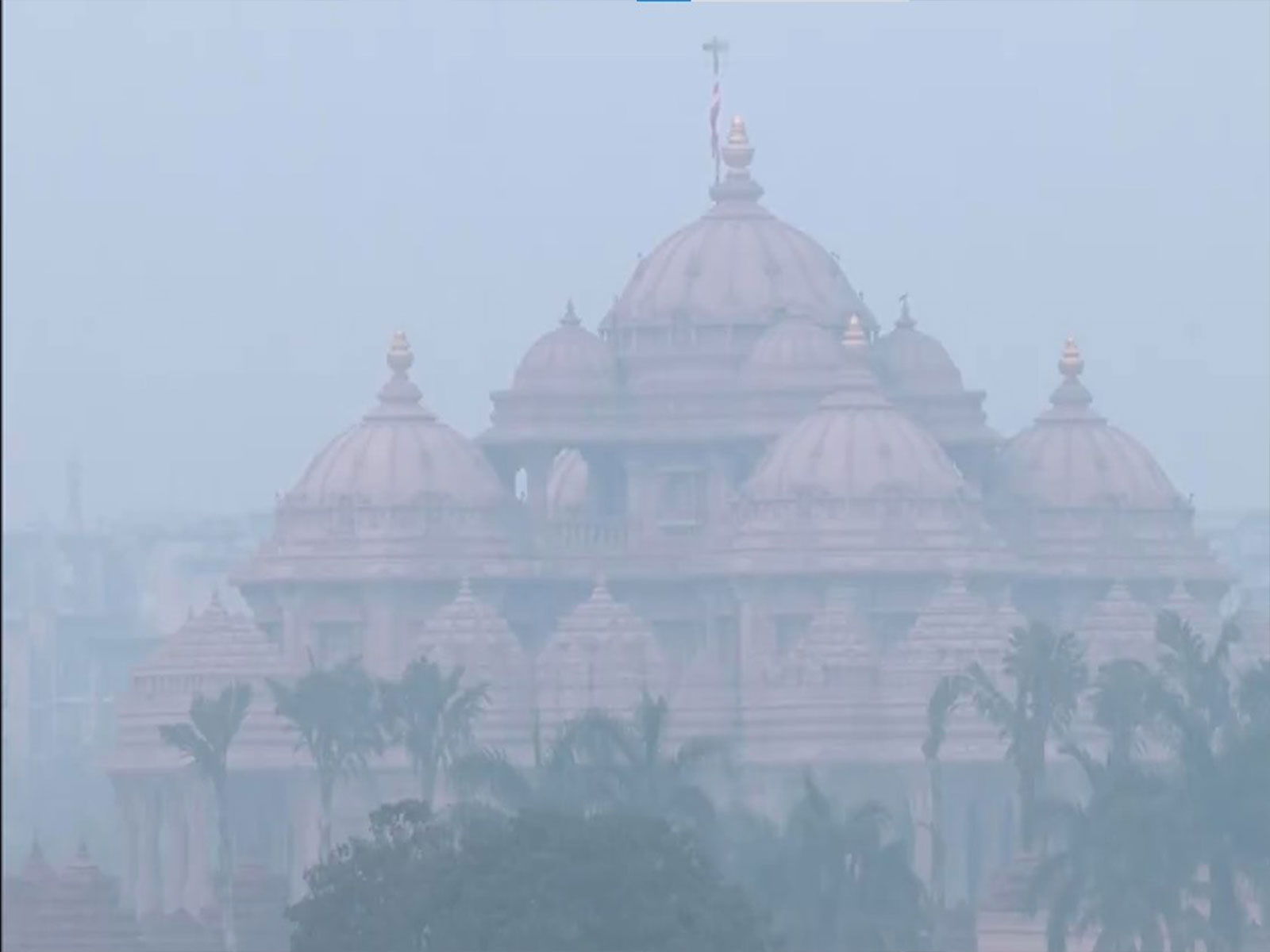 Air pollution at Akshardhan temple in Delhi (Photo/ANI) Air pollution at Akshardhan temple in Delhi (Photo/ANI)
