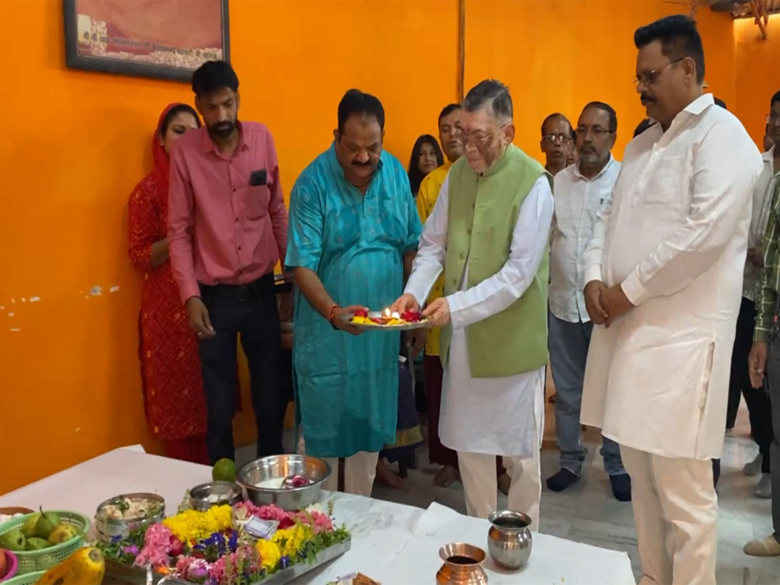 Jharkhand Governor Santosh Gangwar offer prayers at temple during Annakoot Mahotsav (Photo: ANI) Jharkhand Governor Santosh Gangwar offer prayers at temple during Annakoot Mahotsav (Photo: ANI)