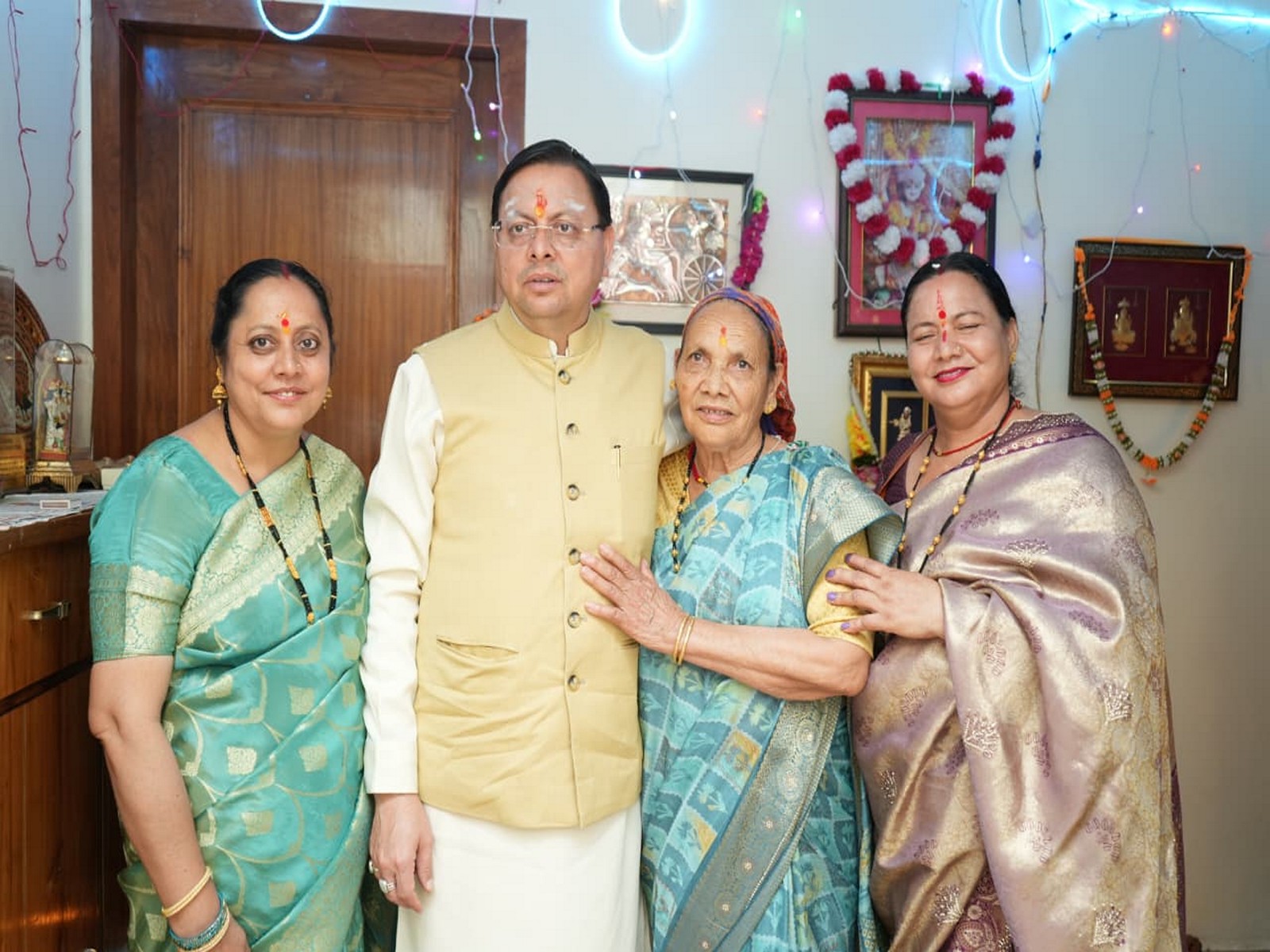 Uttarakhand CM Pushkar Singh Dhami with his family on Bhai Dooj (Photo/X@pushkardhami) Uttarakhand CM Pushkar Singh Dhami with his family on Bhai Dooj (Photo/X@pushkardhami)