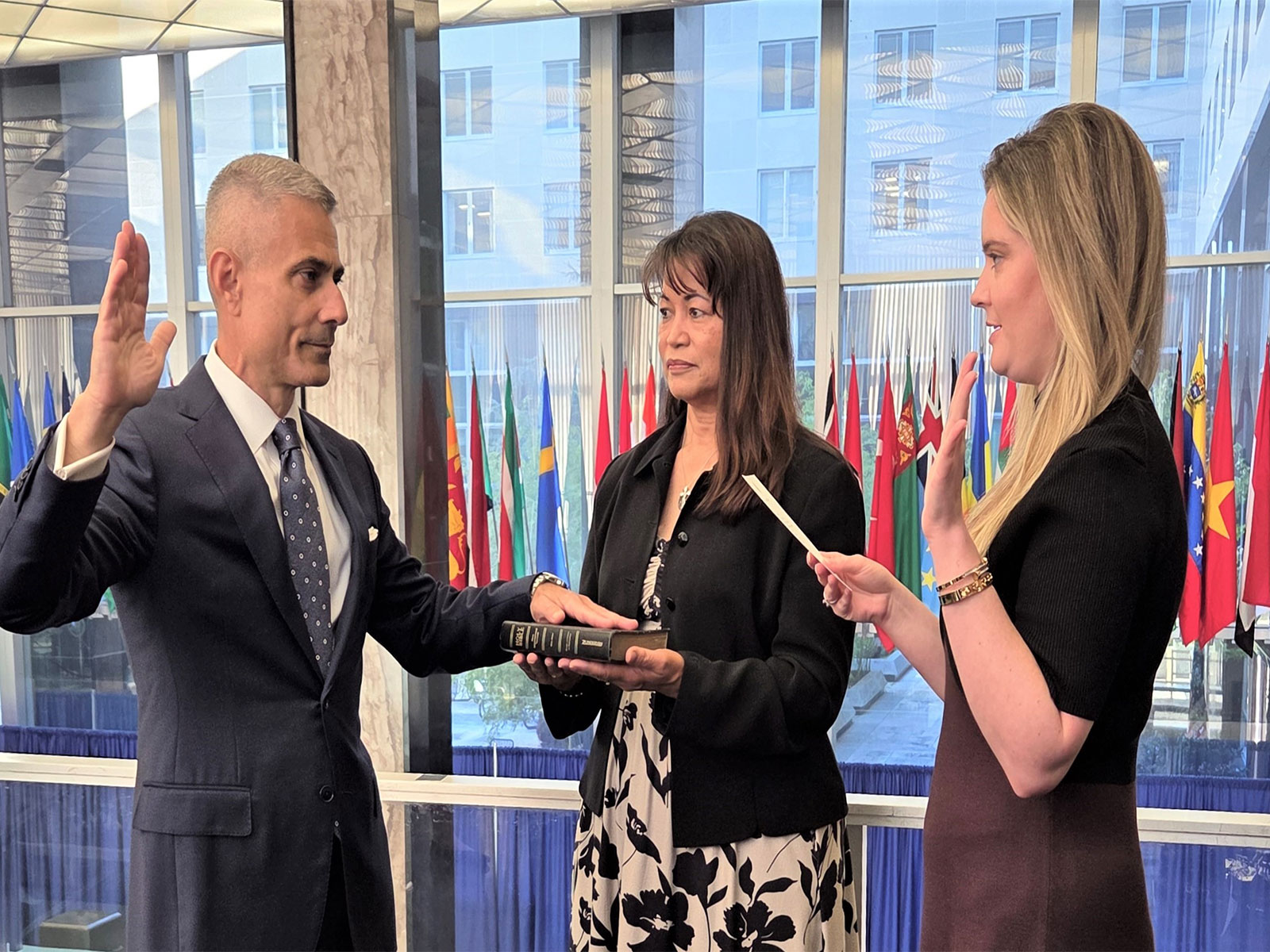 Paul Kapur being sworn in (Photo:/X/@State_SCA) Paul Kapur being sworn in (Photo:/X/@State_SCA)