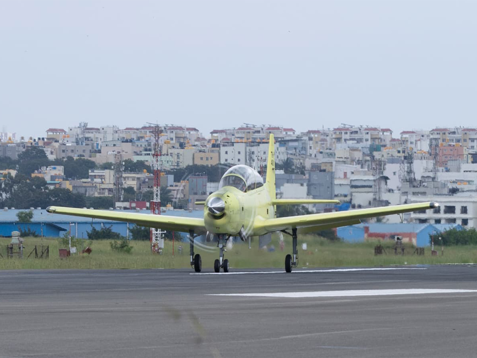 Visual of HTT-40 series production aircraft (Photo: @HALHQBLR/X) Visual of HTT-40 series production aircraft (Photo: @HALHQBLR/X)