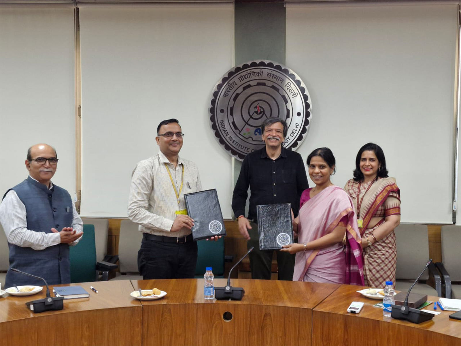 IIT Delhi, KVS join hands to enhance STEM learning (Photo/X/@KVS_HQ) IIT Delhi, KVS join hands to enhance STEM learning (Photo/X/@KVS_HQ)