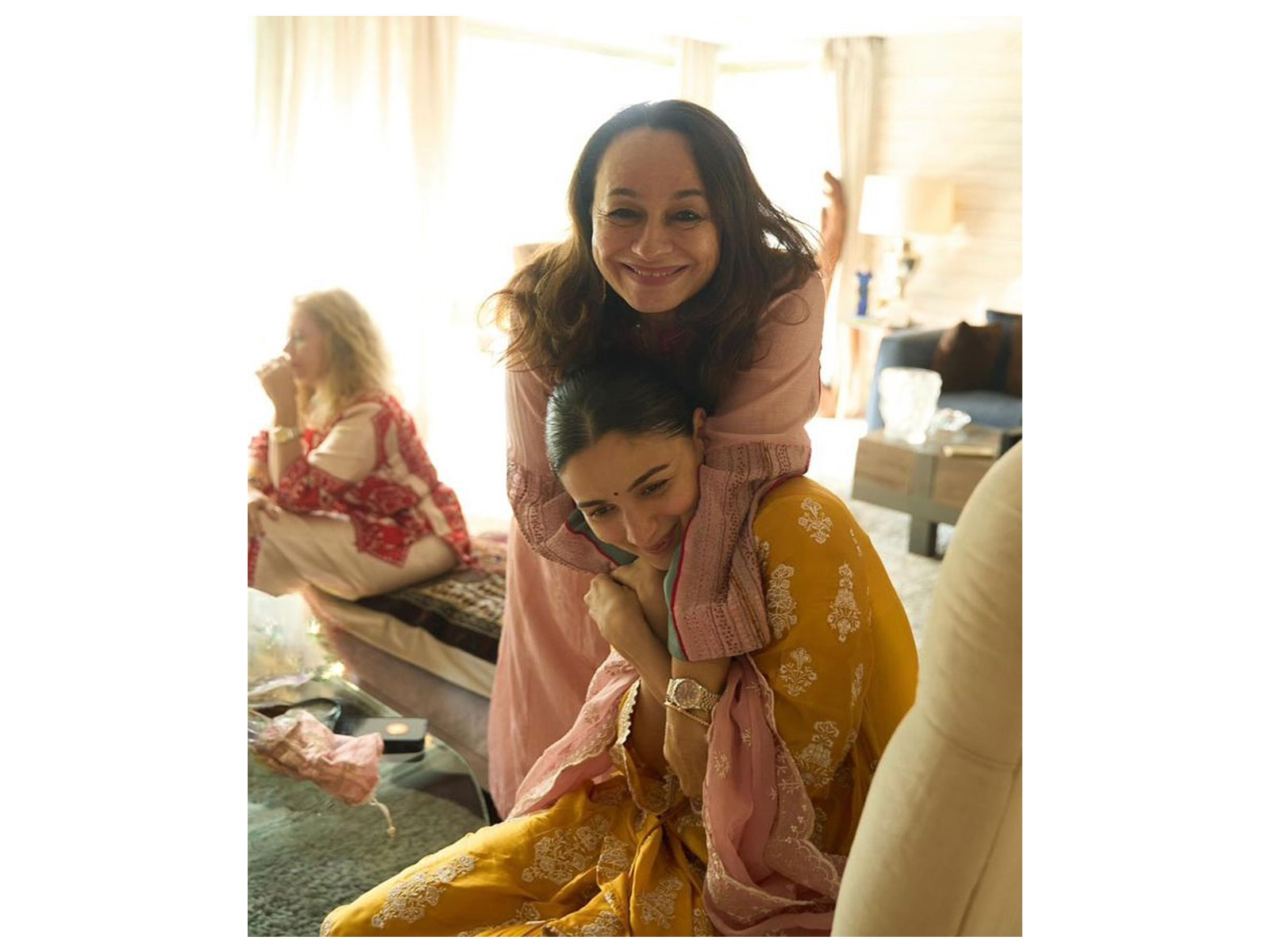 Alia Bhatt wishes her mother Soni Razdan on birthday (Photo/Instagram@aliaabhatt) Alia Bhatt wishes her mother Soni Razdan on birthday (Photo/Instagram@aliaabhatt)