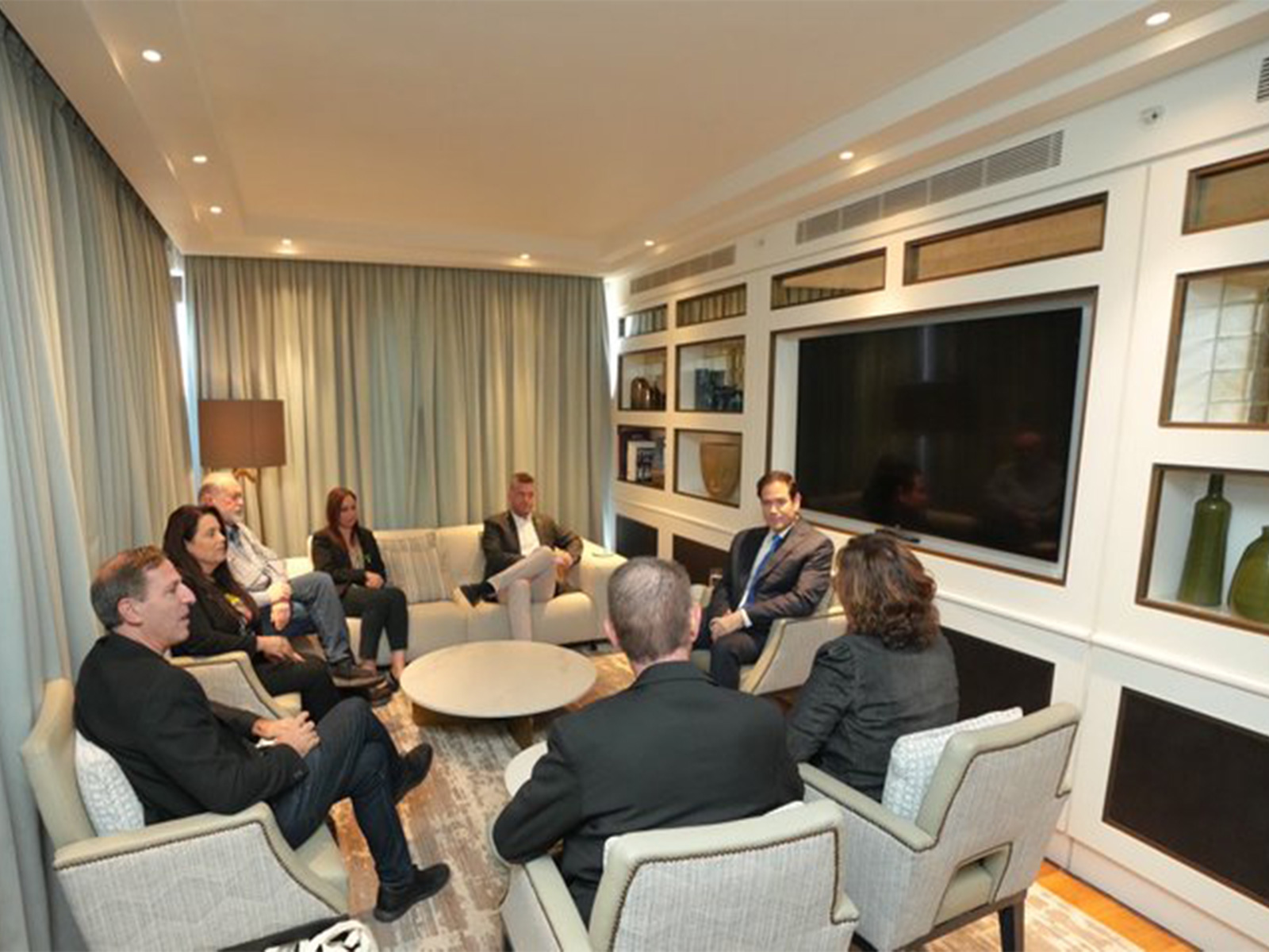 Secretary Marco Rubio meets with families of deceased hostges (photo/X @SecRubio) Secretary Marco Rubio meets with families of deceased hostges (photo/X @SecRubio)