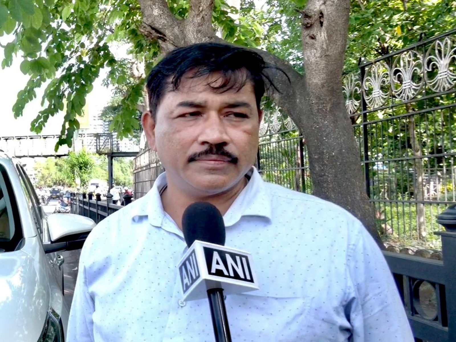 Late actor Satish Shah's manager Ramesh Kadatala (Image source/ANI)  Late actor Satish Shah's manager Ramesh Kadatala (Image source/ANI)