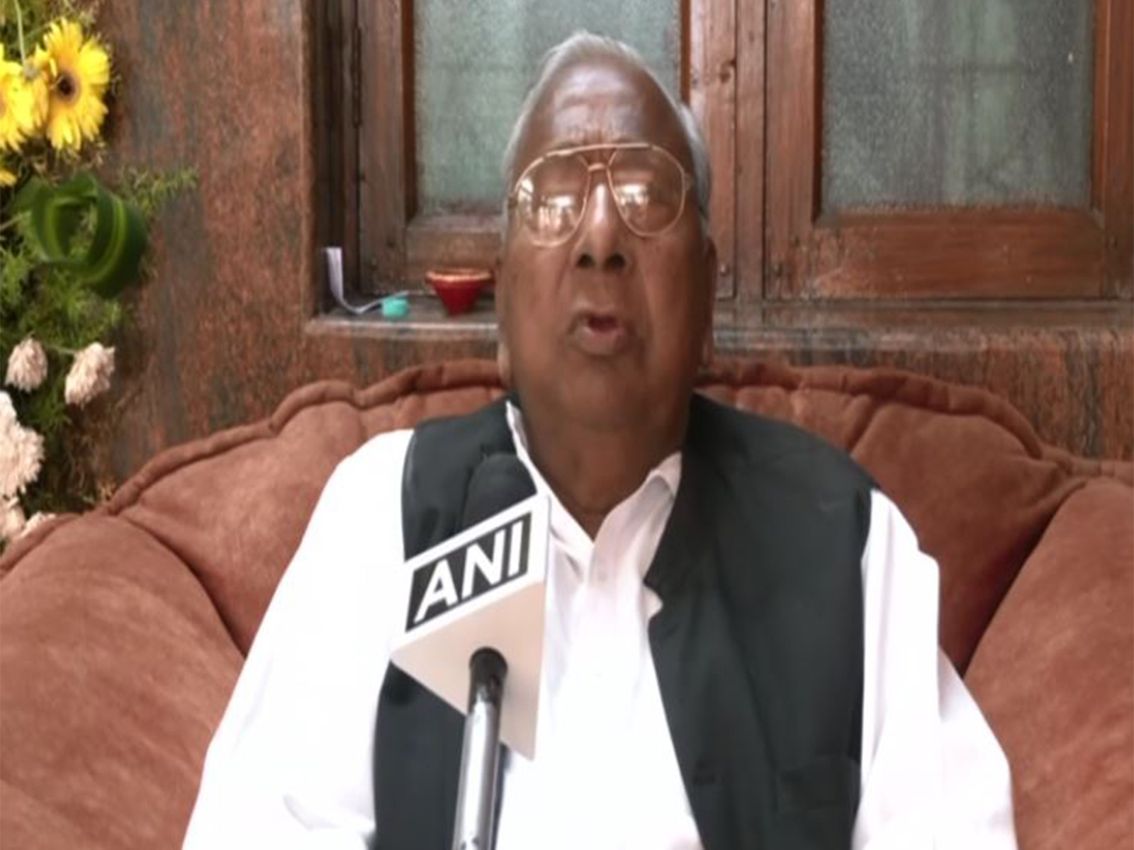 Senior Congress leader V Hanumanth Rao (Photo/ANI) Senior Congress leader V Hanumanth Rao (Photo/ANI)