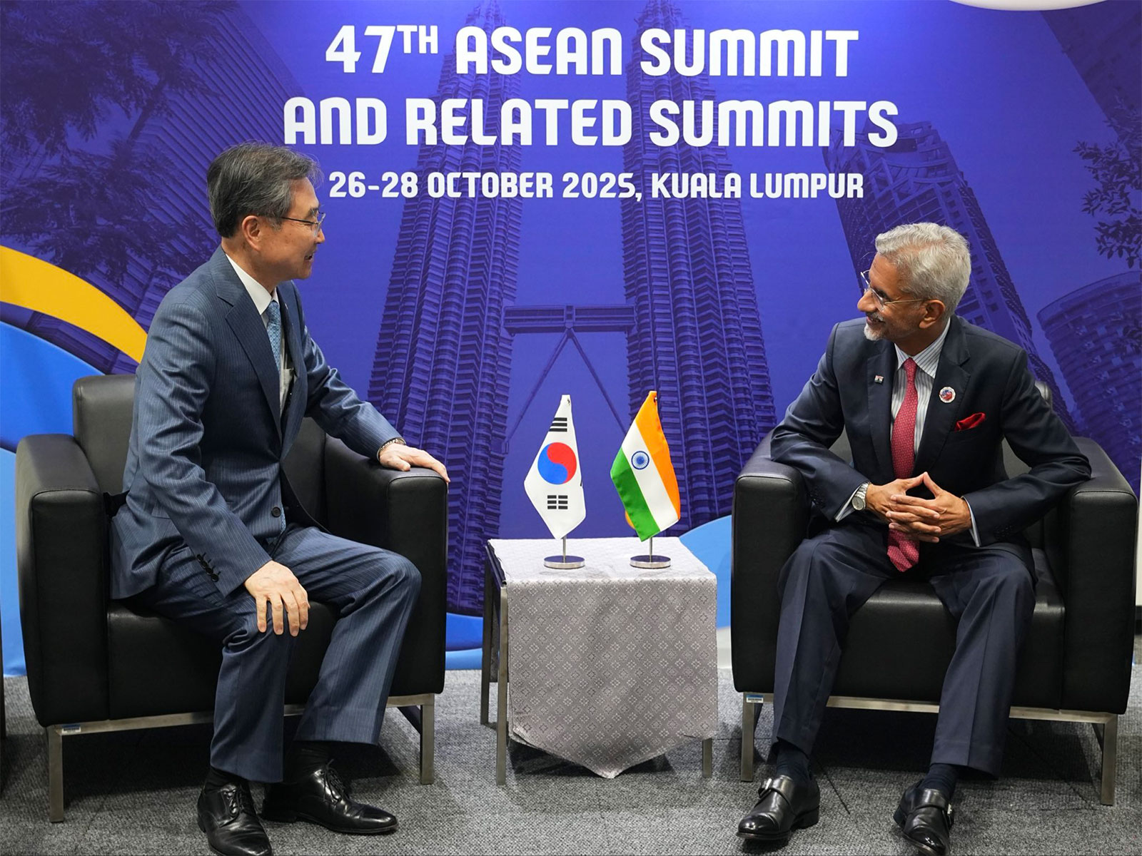 External Affairs Minsiter S Jaishankar met his South Korean counterpart Cho Hyun (Photo:X/@DrSJaishankar) External Affairs Minsiter S Jaishankar met his South Korean counterpart Cho Hyun (Photo:X/@DrSJaishankar)