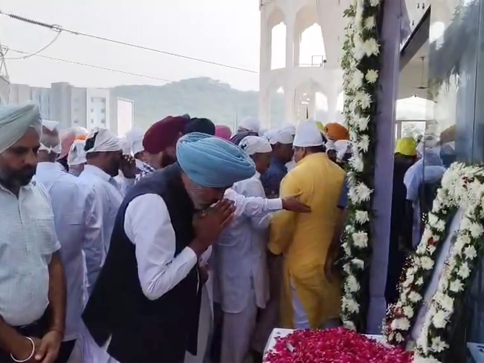 Leaders pay tribute to late IPS Y Puran Kumar at Nada Sahib. (Photo/ANI) Leaders pay tribute to late IPS Y Puran Kumar at Nada Sahib. (Photo/ANI)
