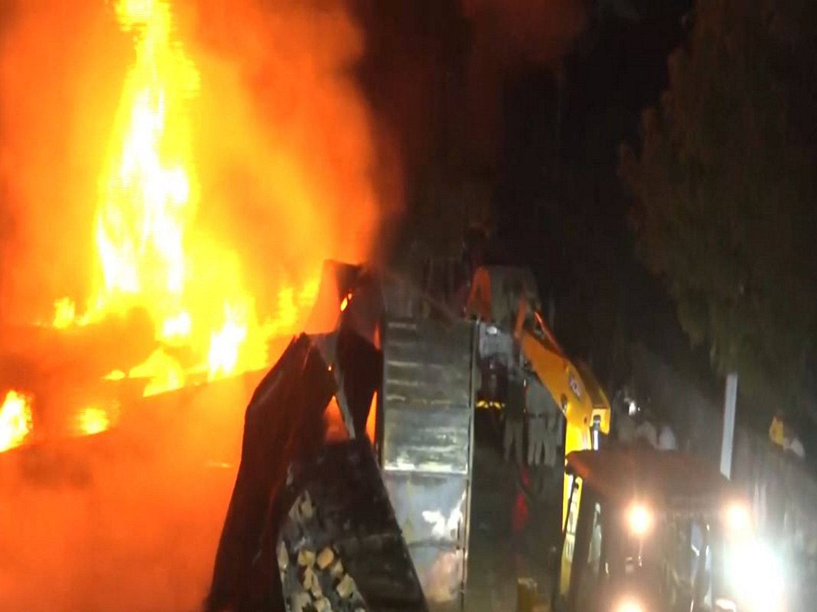 Fire at scrap warehouse in Gwalior (Photo/ANI) Fire at scrap warehouse in Gwalior (Photo/ANI)